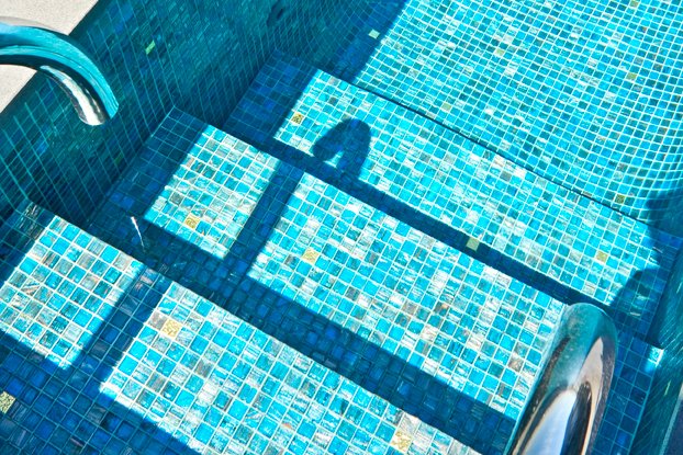 Bisazza-LE-GEMME-20-49-Swiming-Pool-Mosaic-04.jpeg