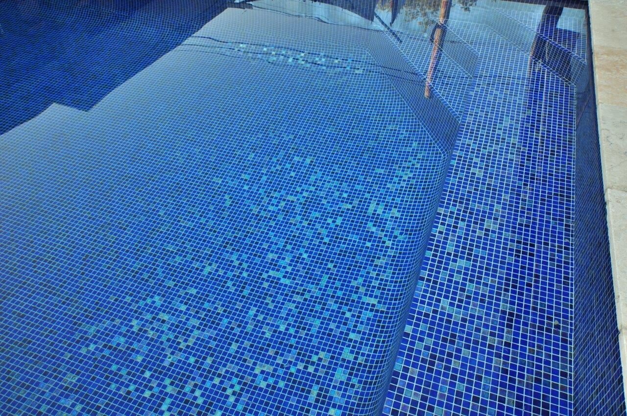 Ezarri Australian designer dark reef.jpeg