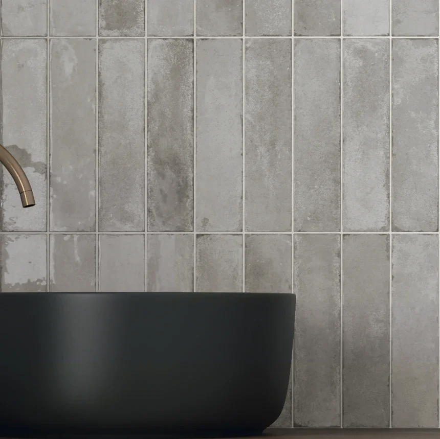 Titanio_Glossy_laguna Stone Collective .webp