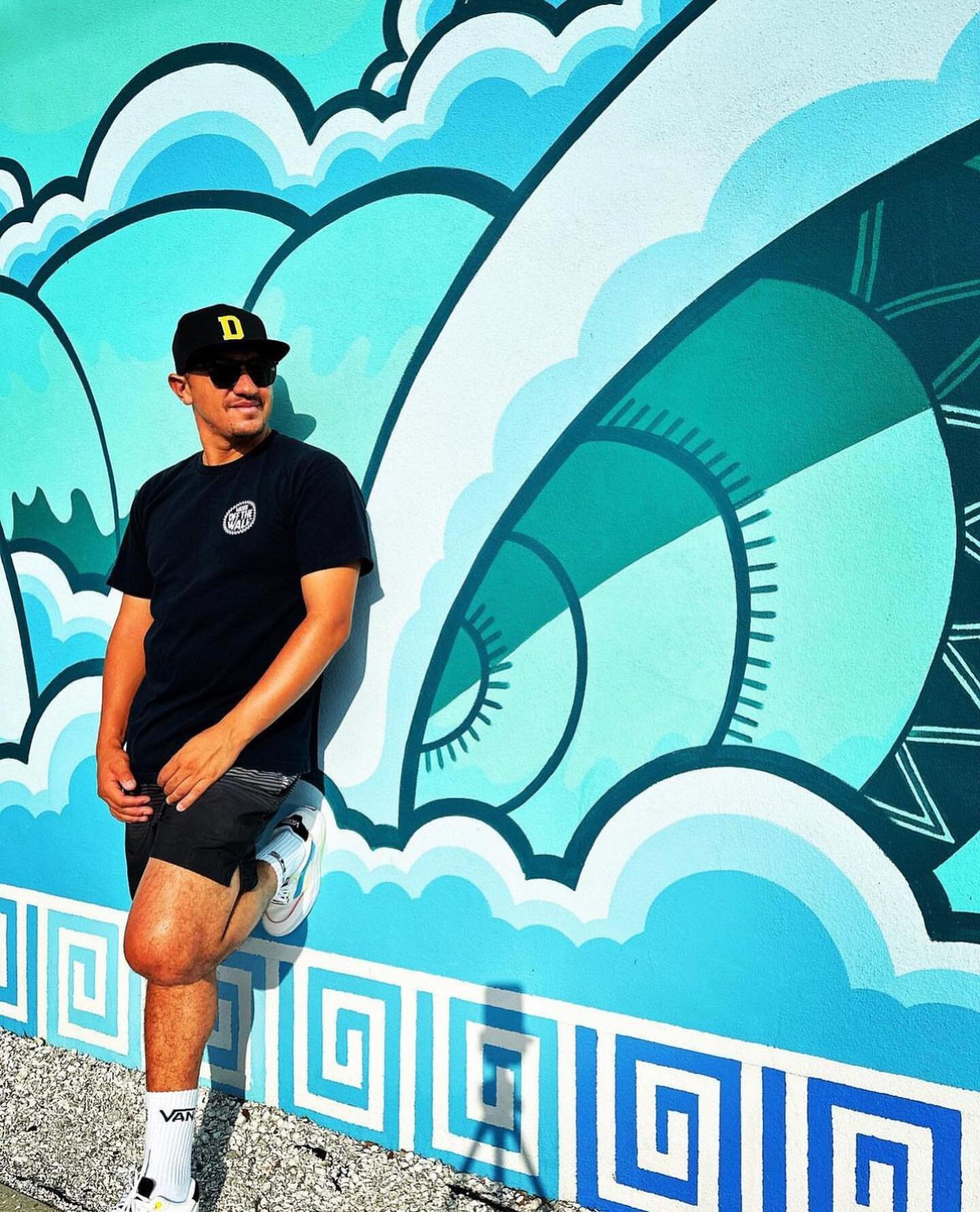 Soaking up the summer&rsquo;s sunshine around The Warehouse District.

🎨📍: @gypsylifesurfshop 
📸: @davidherreracol 
#wpb #muralart