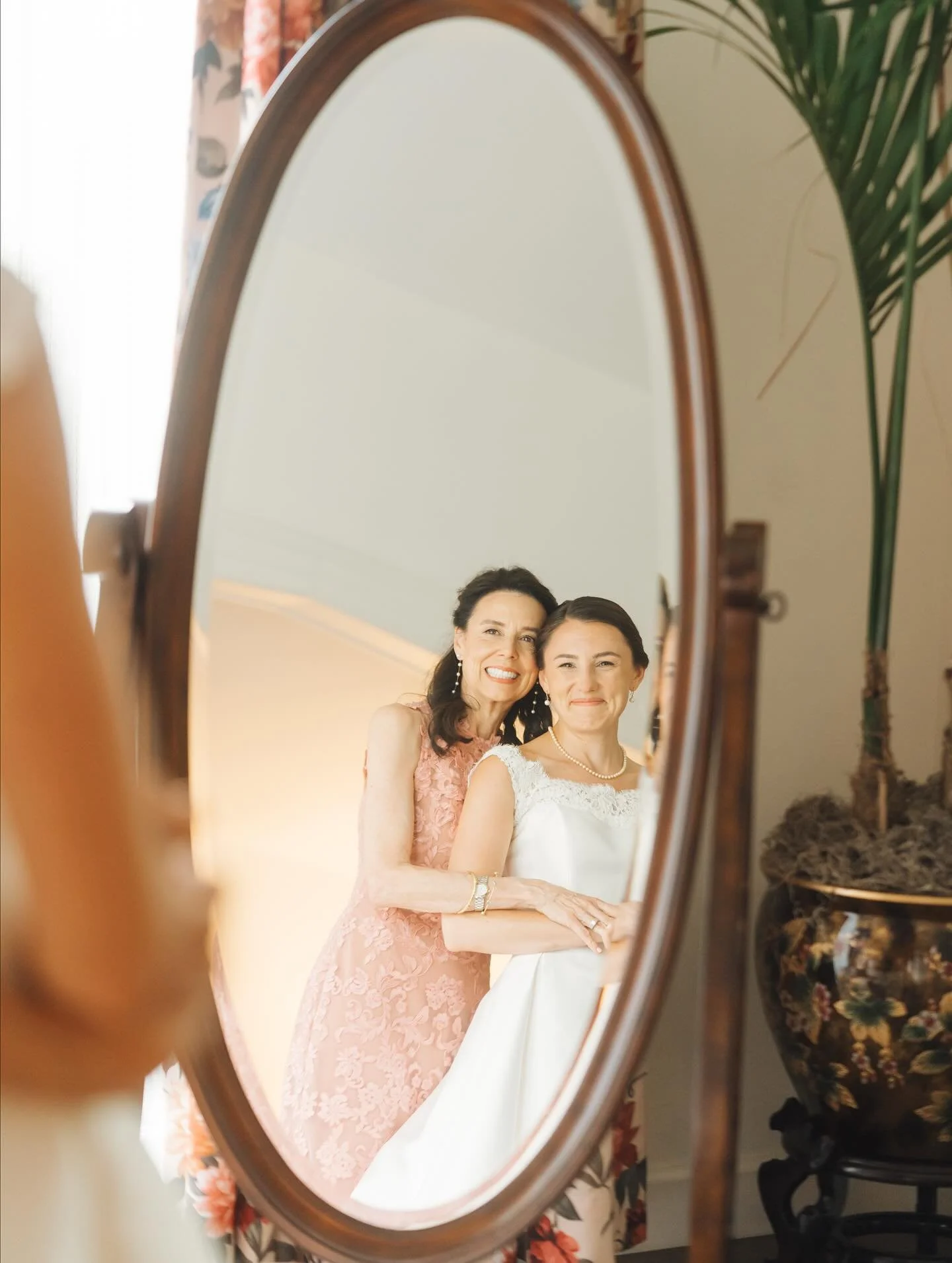 A moment to remember! Our beautiful bride and her mom sharing a quiet, special reflection before the &ldquo;I do.&rdquo; We had the joy of creating their flawless hair and makeup, making sure they felt as radiant as this memory looks. 💍

Our team tr