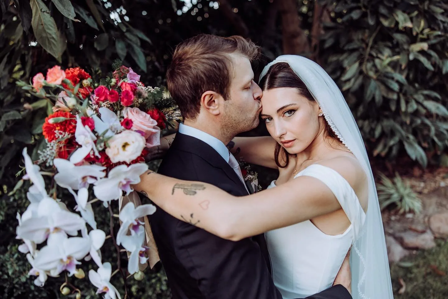 Our stunning bride Zoey looked absolutely radiant alongside her husband 🤍 Her wedding day captured the essence of vintage elegance, from her soft old Hollywood glam hair and makeup to every timeless detail that brought her vision to life.

Our team 