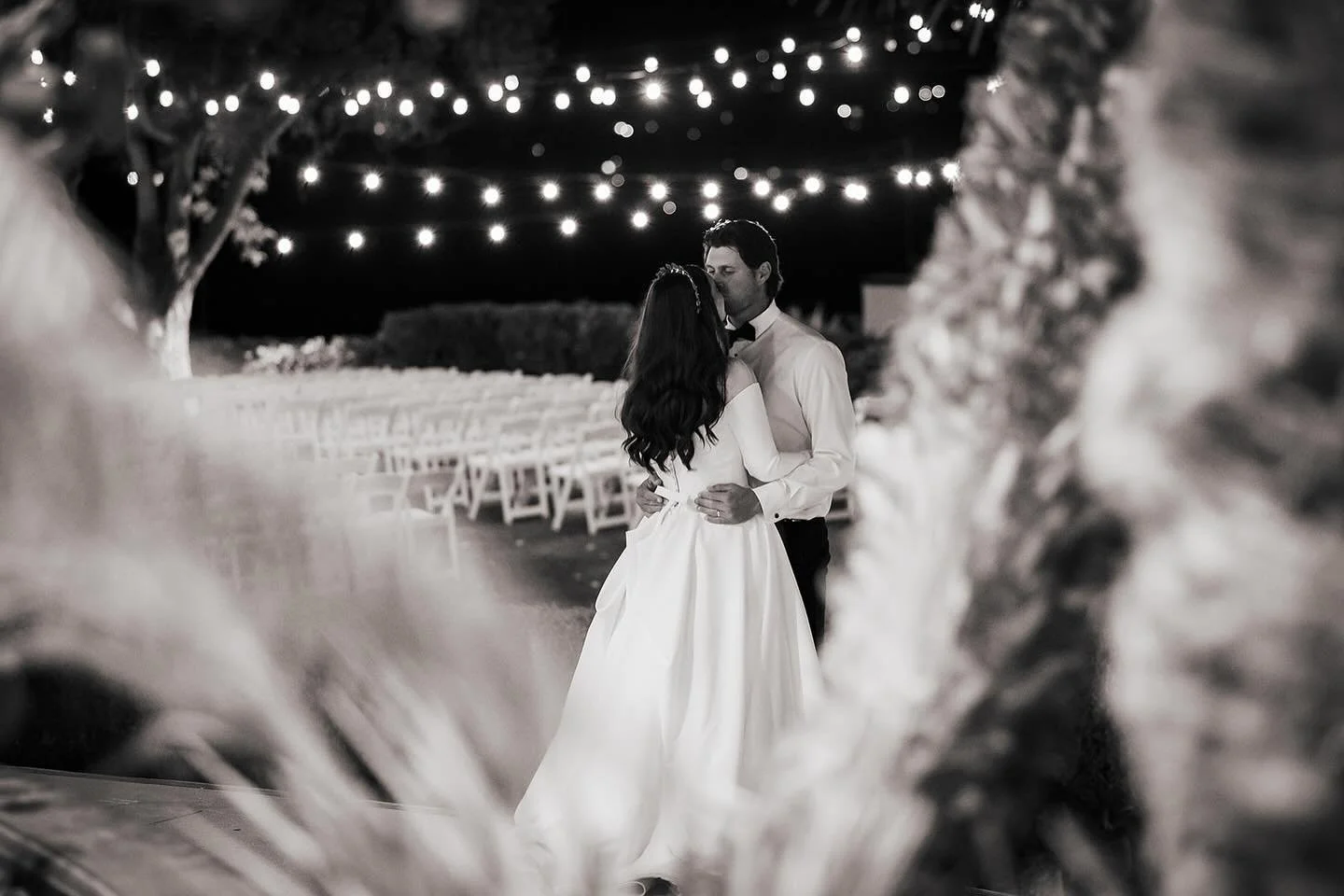 A timeless look from every angle π€ Our beautiful bride’s classic, modern Hollywood curls looked just as flawless at the end of the night as they did that morning. This stunning shot captures such a special moment between her and her husband du