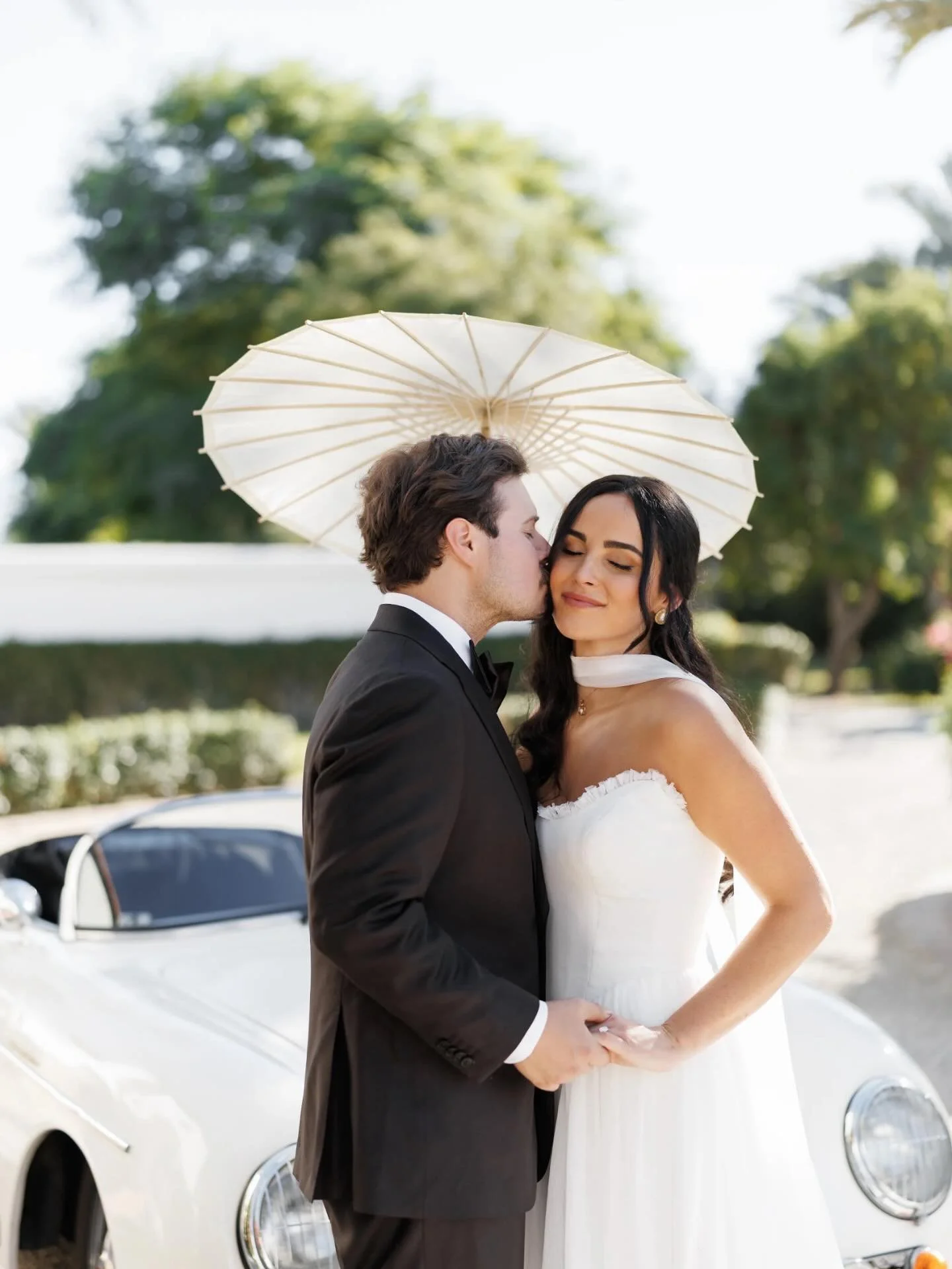 Our stunning bride chose a soft glam look that effortlessly enhanced her natural beauty, radiant, timeless, and truly her. Paired with a dreamy, soft romantic half-up, half-down hairstyle, every detail came together so seamlessly for her big day.

Th