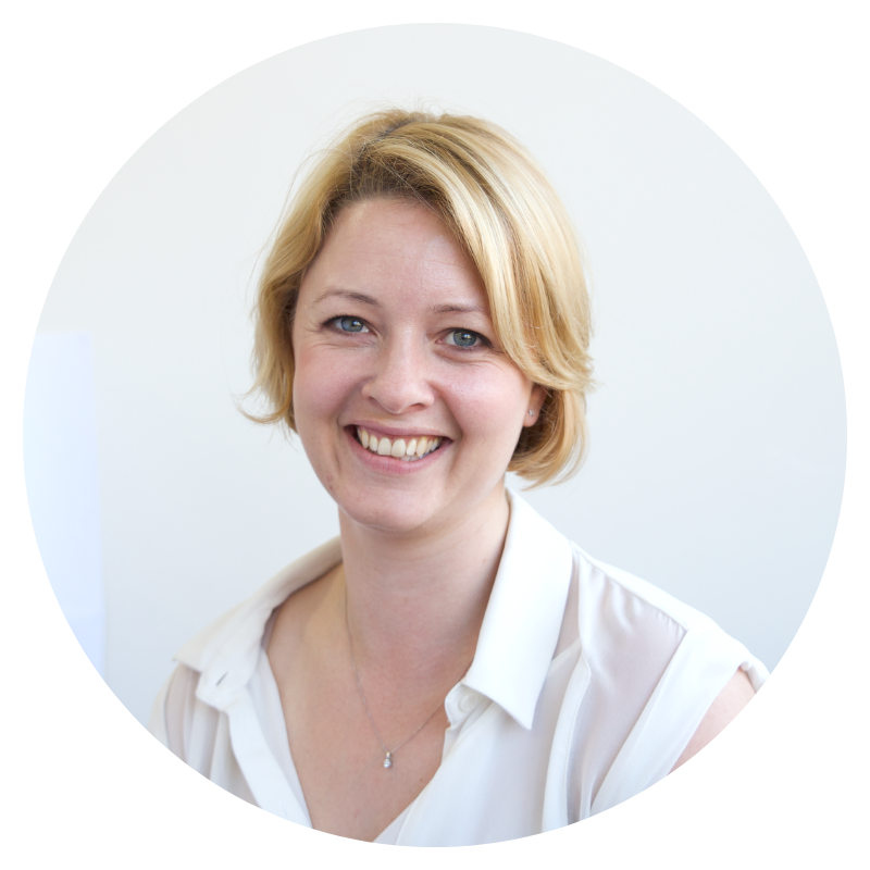 Amy Holdsworth (800x800).png