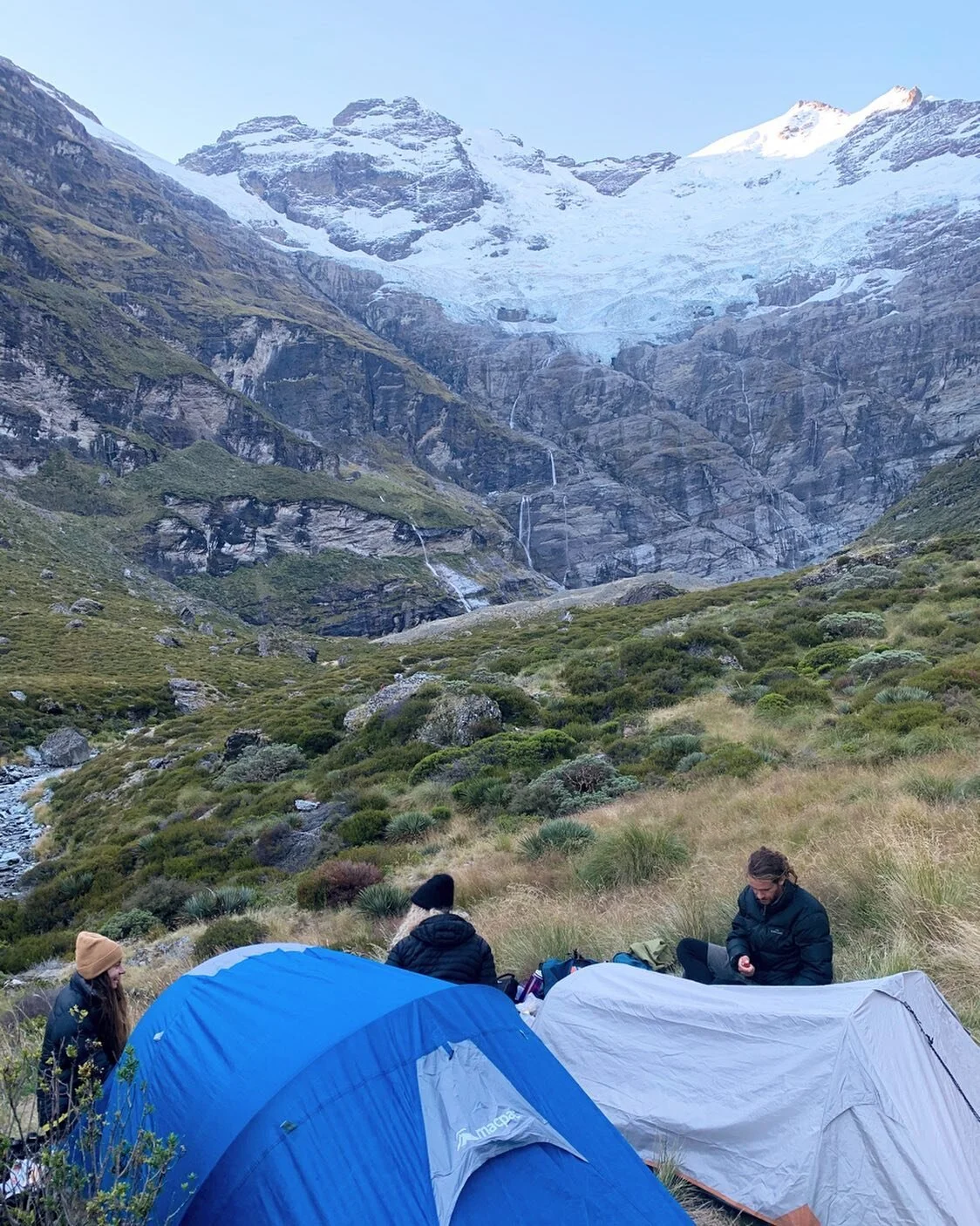 A beautiful still night spent camping beneath the stars and glacier at Earnslaw Burn ✨❄️