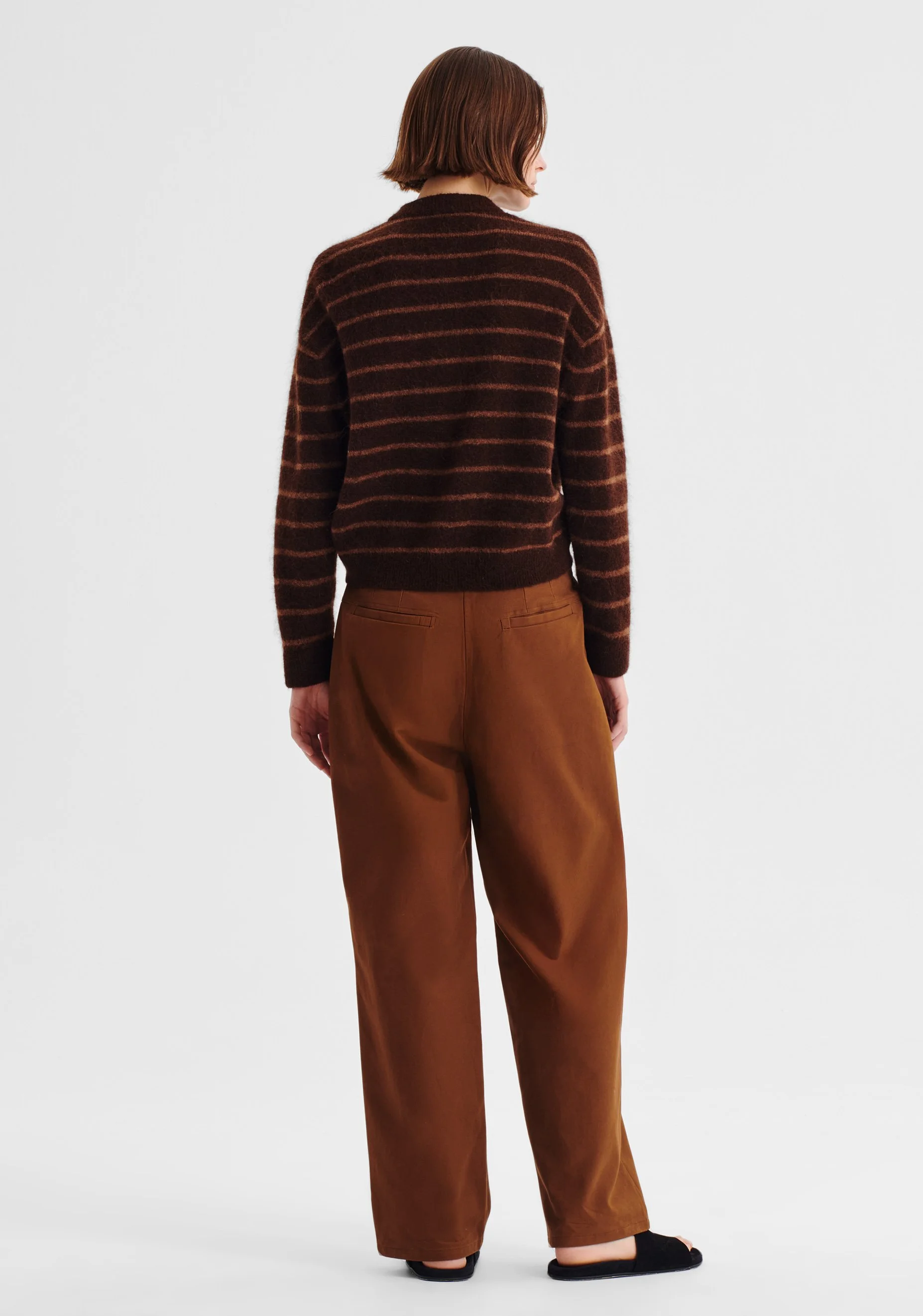 Morrison-AW26-Hadley-Pant-Nutmeg_5.jpeg