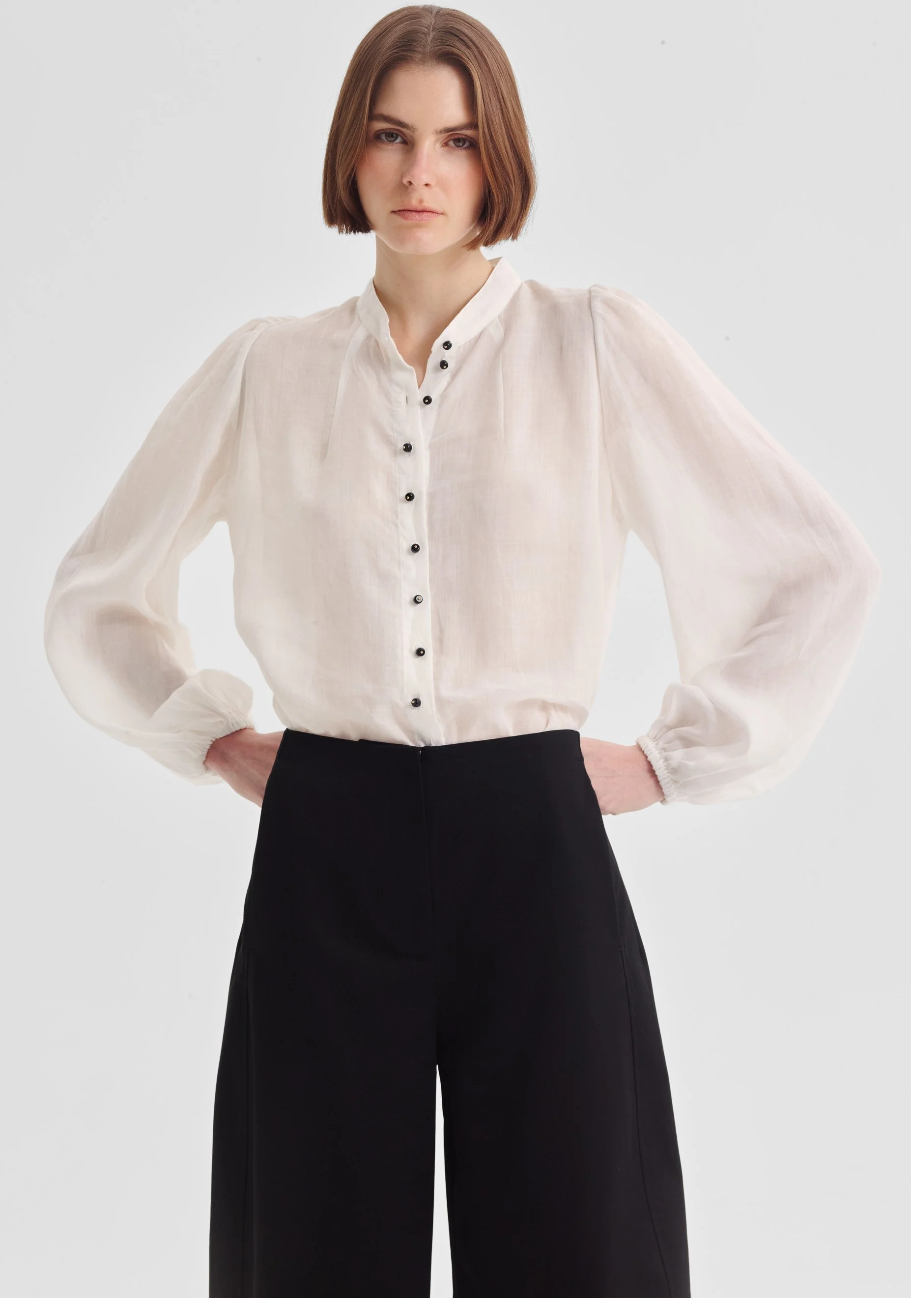 Morrison-AW26-Ellis-Shirt-White_5.jpg