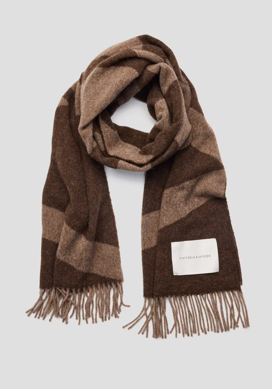 W7292 - SNOWDRIFT SCARF - CHOCOLATE_408.jpeg