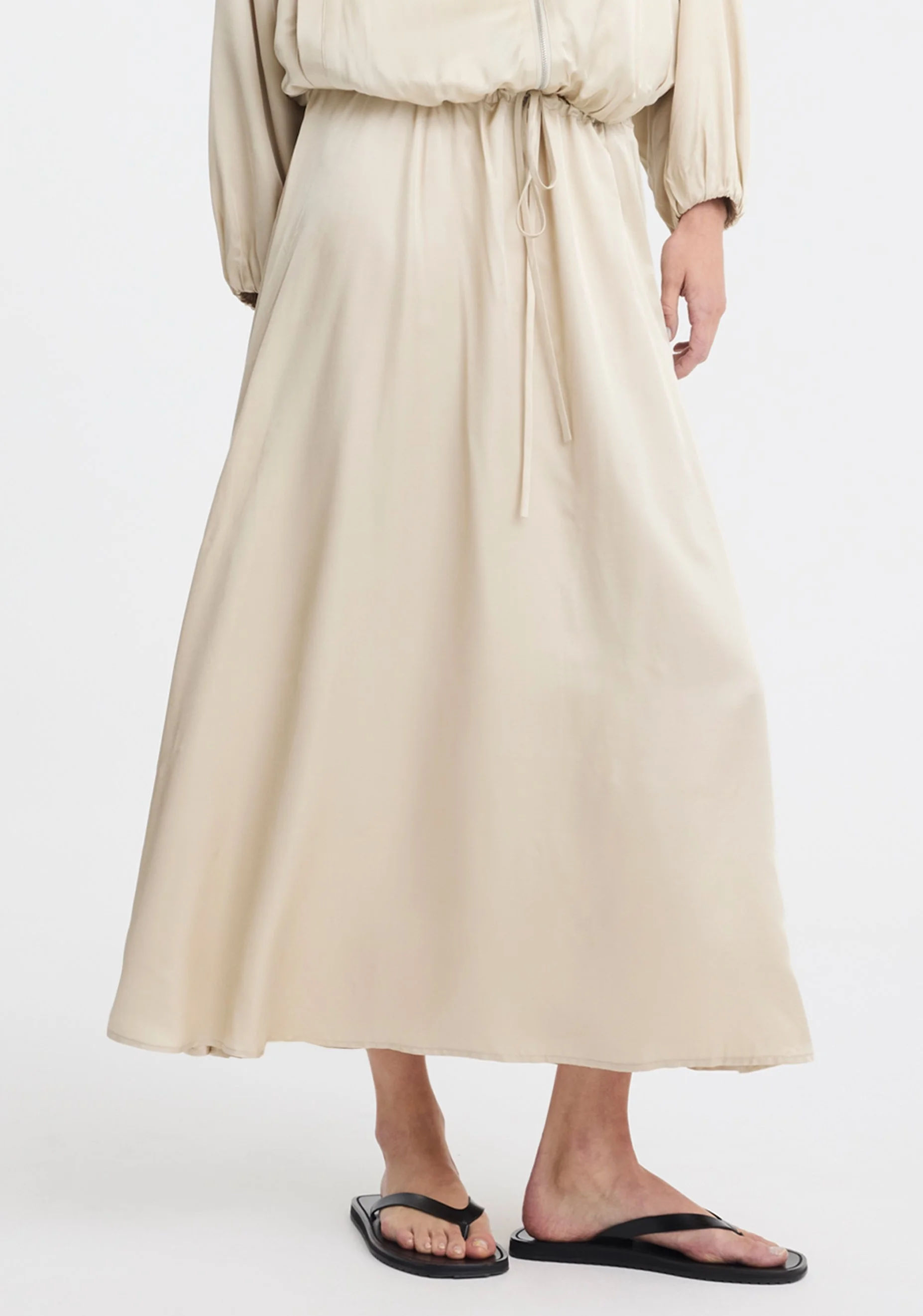 Morrison-SS26-Florence-Skirt-Birch_2.jpeg