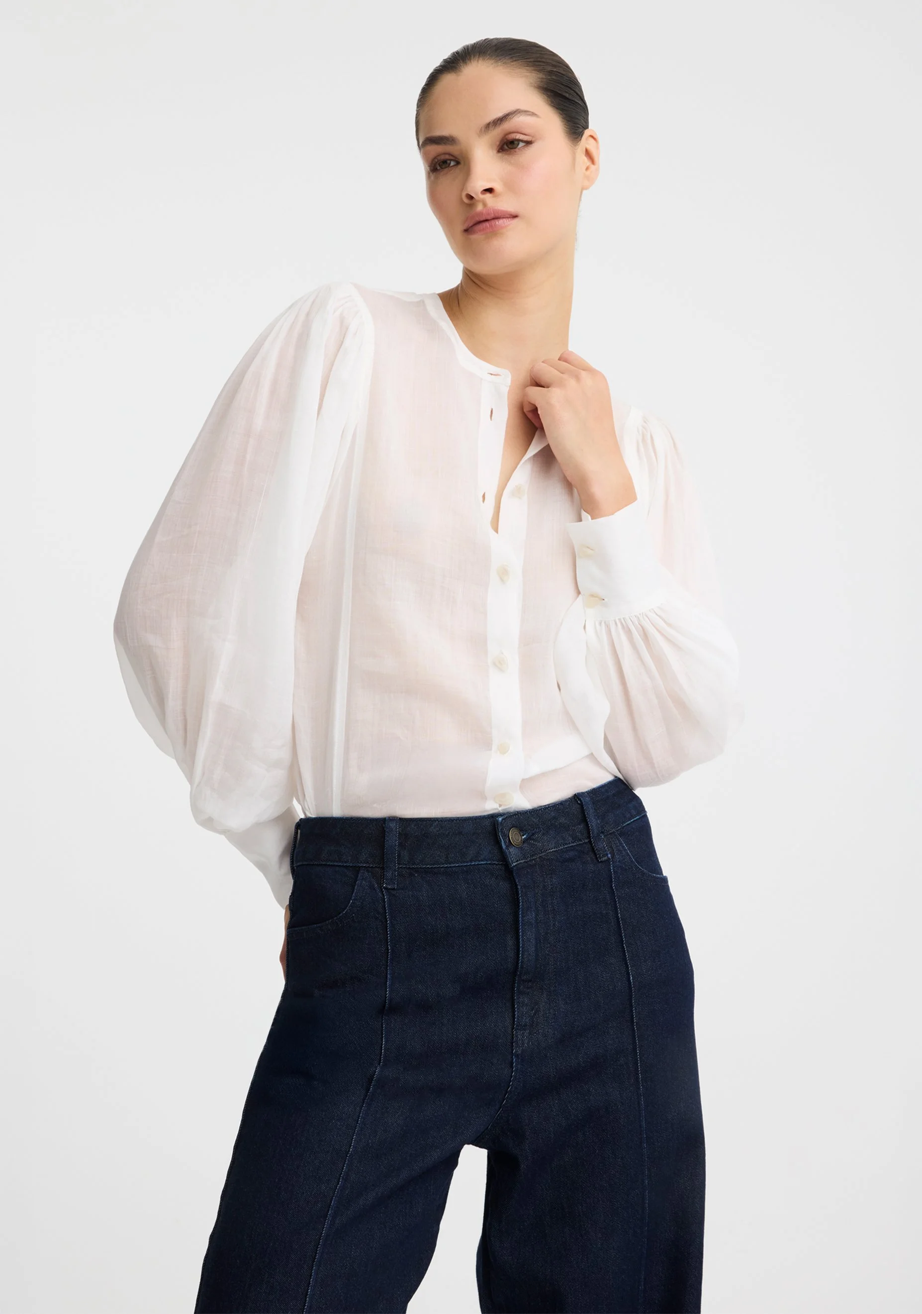 Morrison-SS26-Hewitt-Blouse-White_1.jpeg