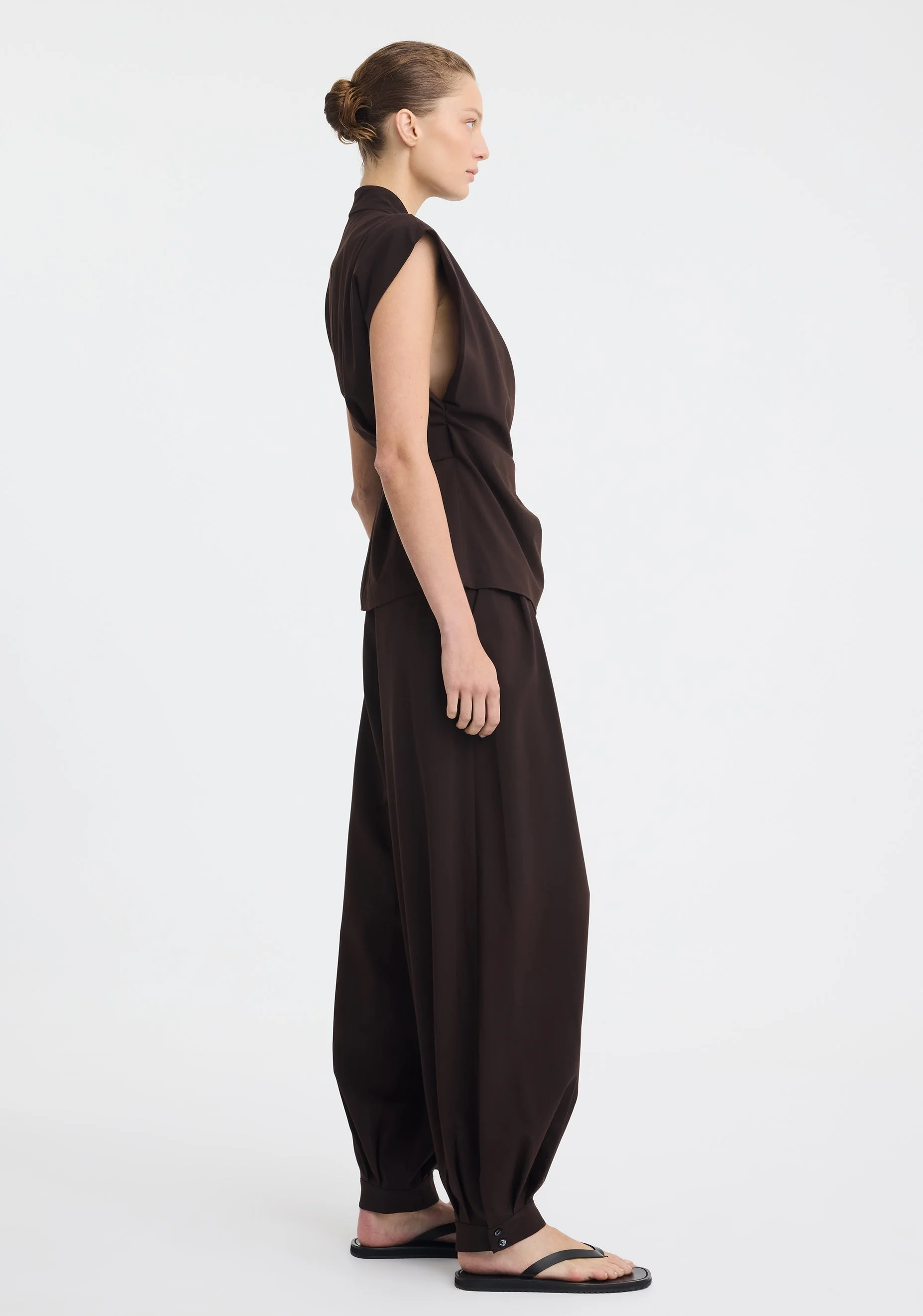 Morrison-SS26-Miguel-Vest-Espresso_3.jpeg