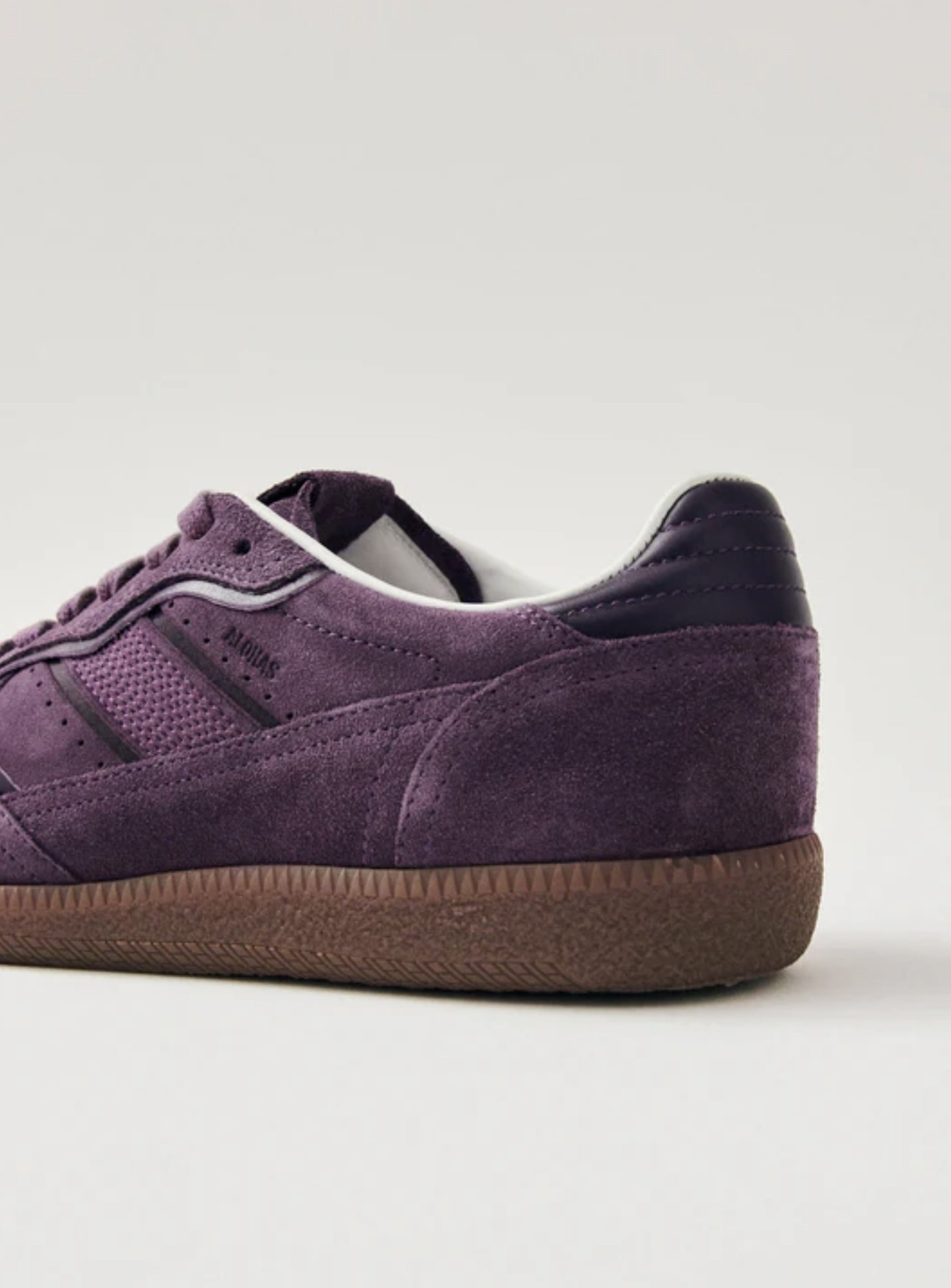 ALOHAS | PURPLE SUEDE SNEAKER. — LA MODE