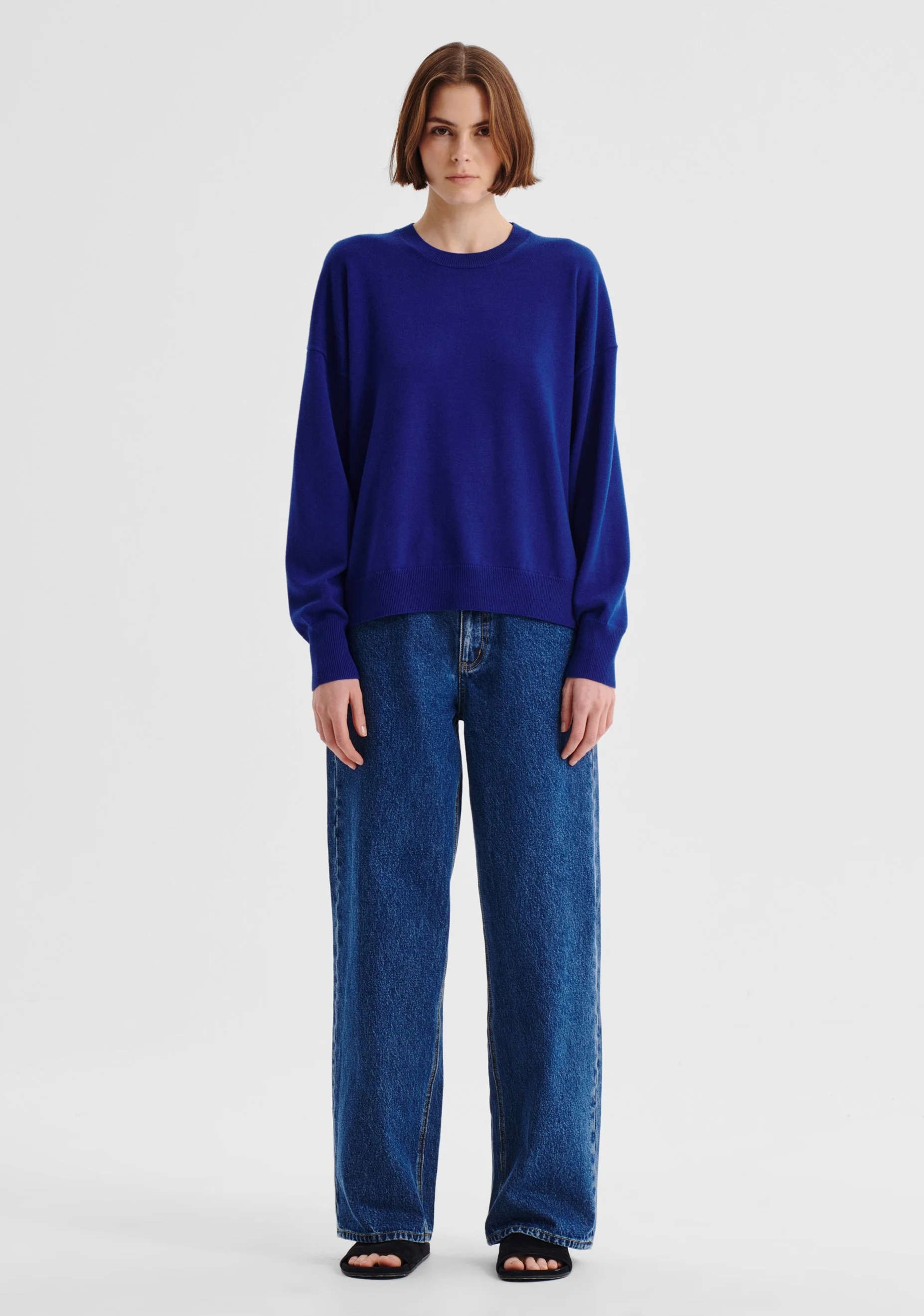 Morrison-AW26-Payton-Round-Neck-Merino-Knit-Pullover-Cobalt_2.JPG