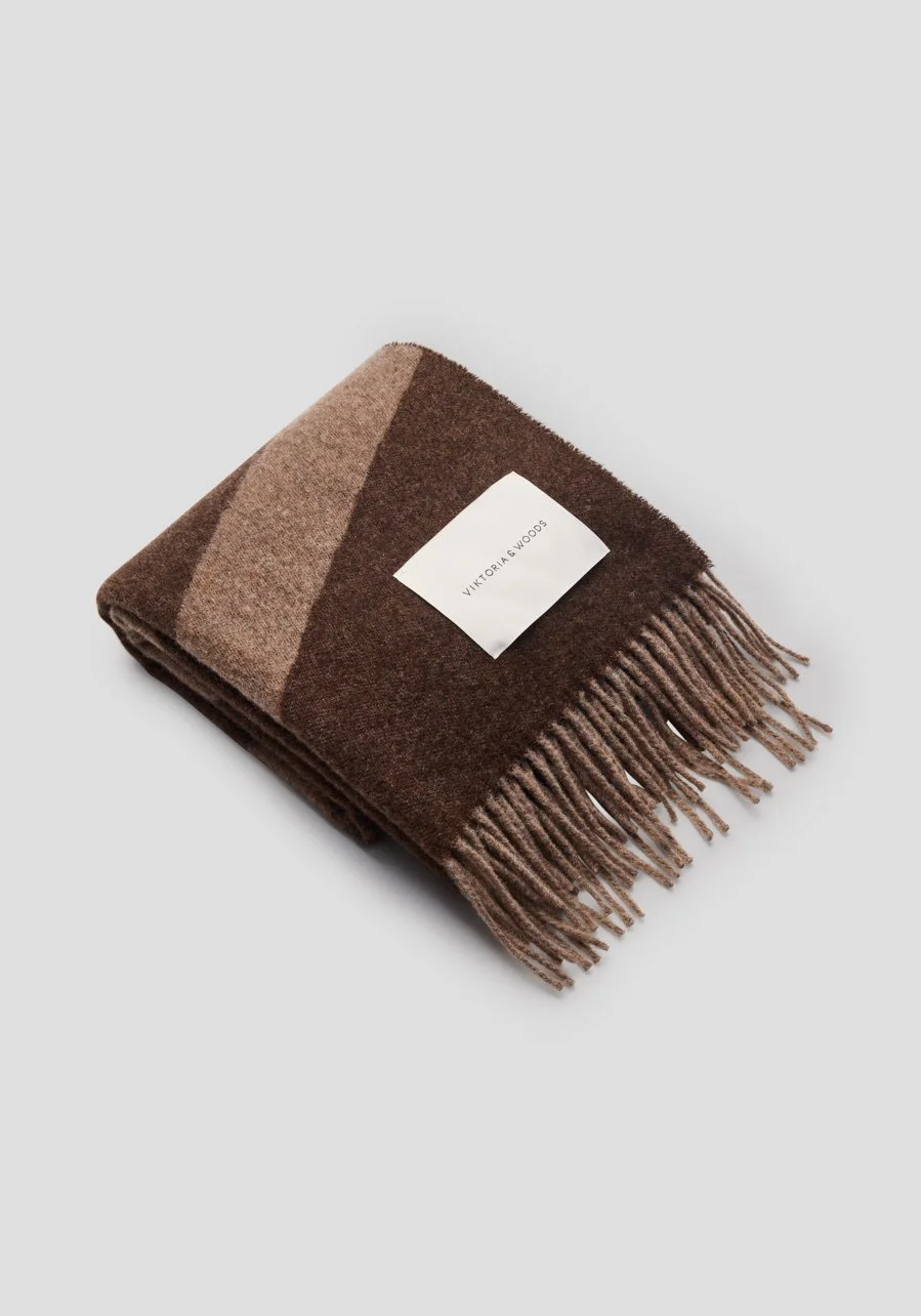 W7292 - SNOWDRIFT SCARF - CHOCOLATE_401.jpeg