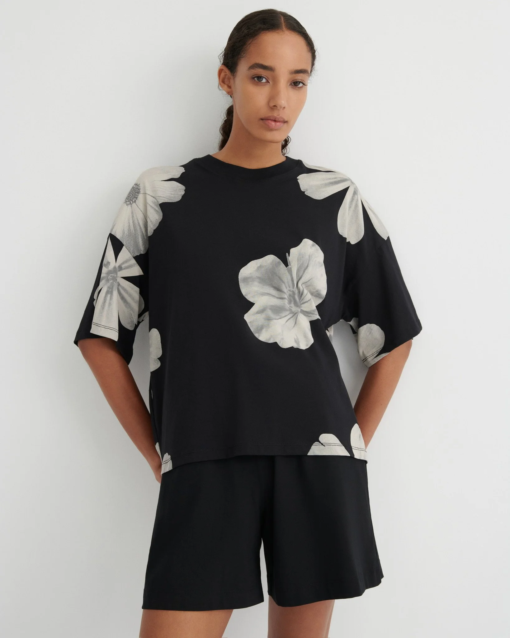 oversized_boxy_tee-monochrome_floral_0181 2.jpg
