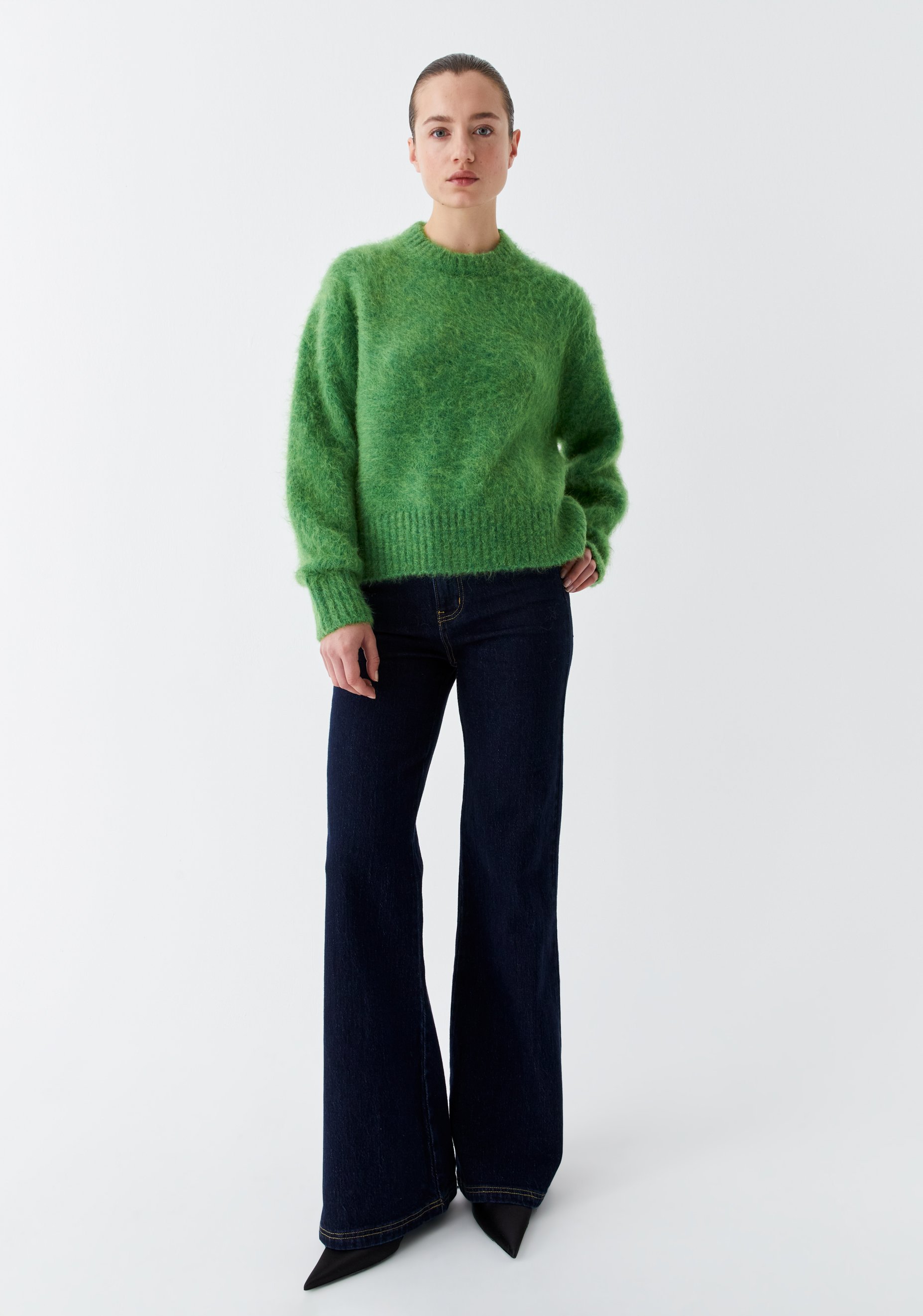 Morrison-AW25-Riley-Knit-Pullover-Wasabi_1.jpg