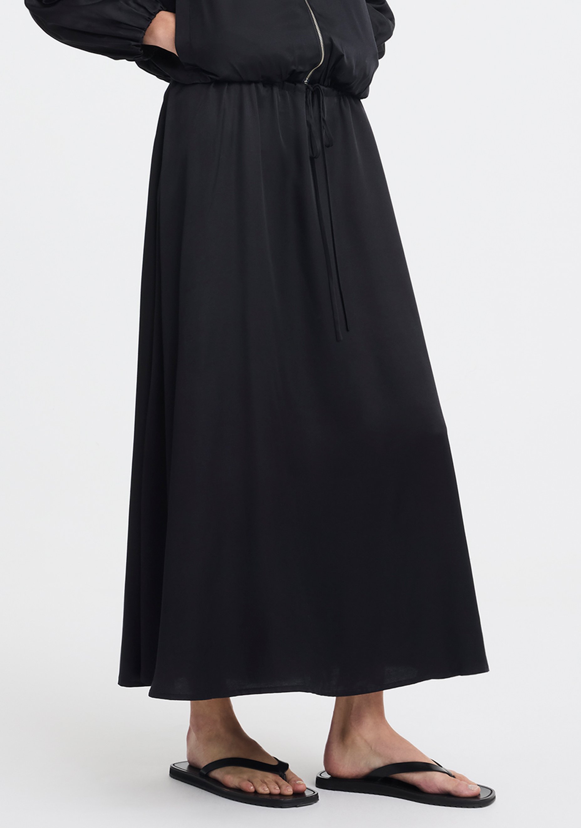 Morrison-SS26-Florence-Skirt-Black_2.jpeg