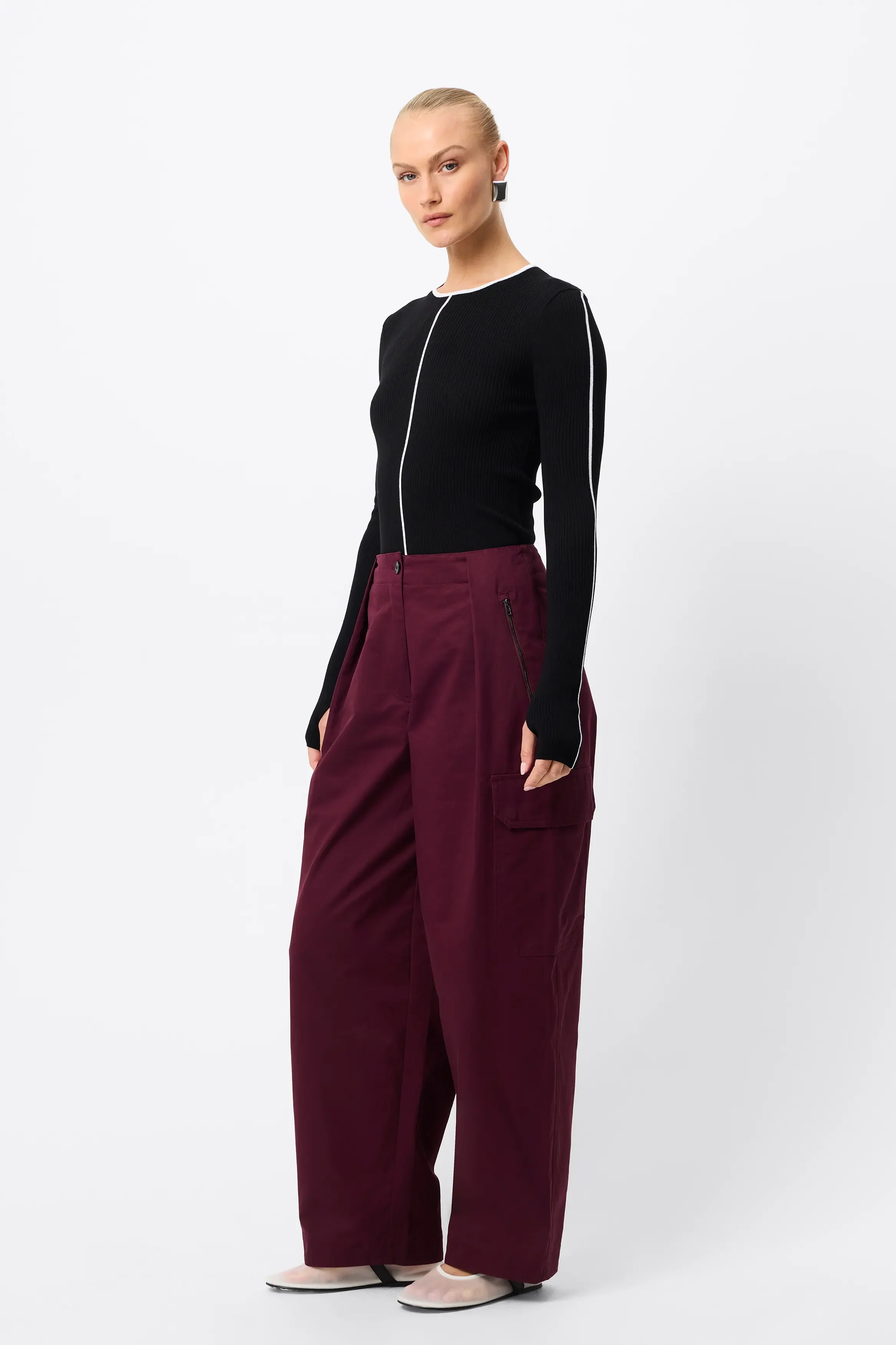 NaraKnitTop_Black_Ecomm_SpringEssentials_02.webp