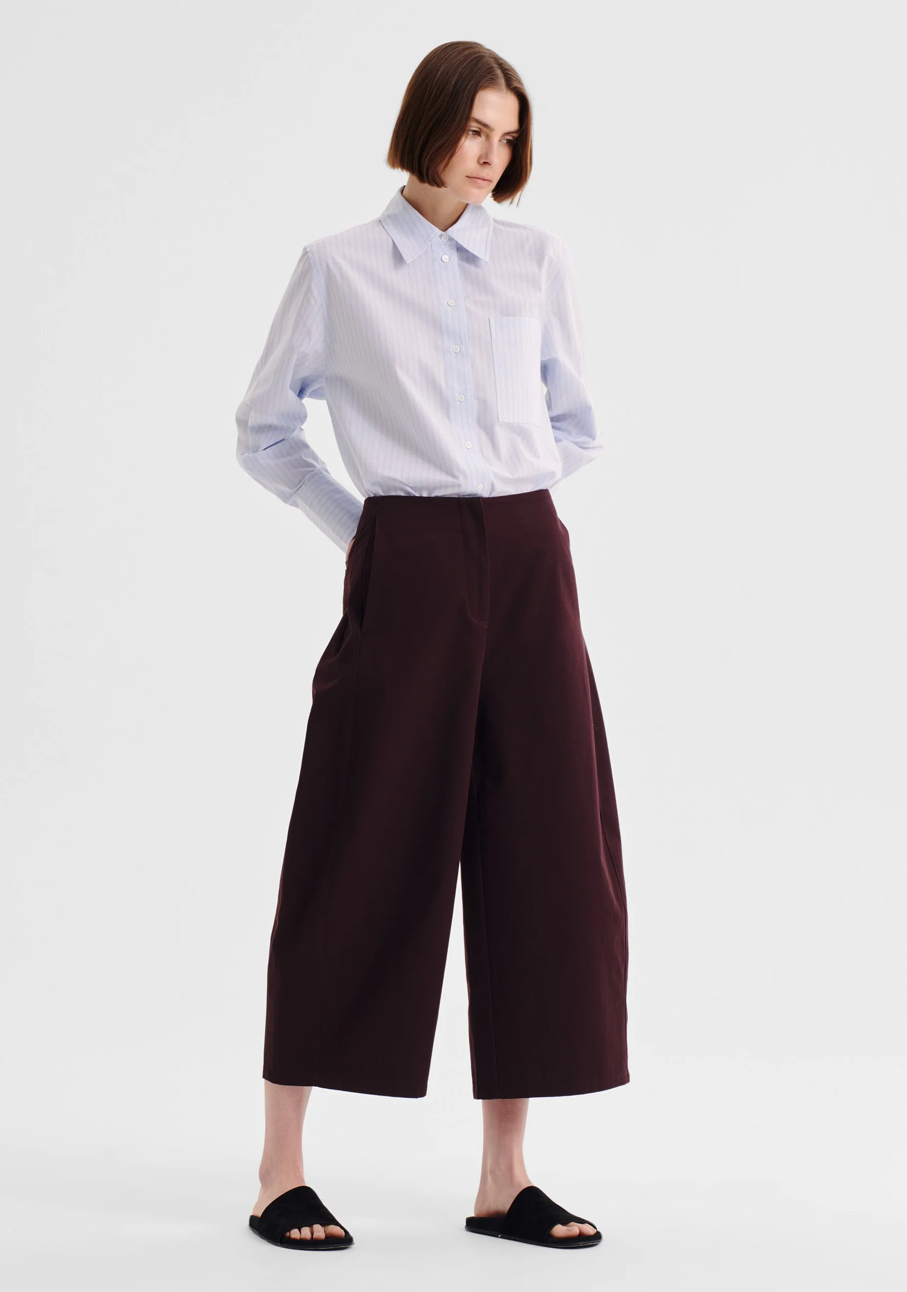 Morrison-AW26-Jordan-Crop-Pant-Pinot_2.jpg
