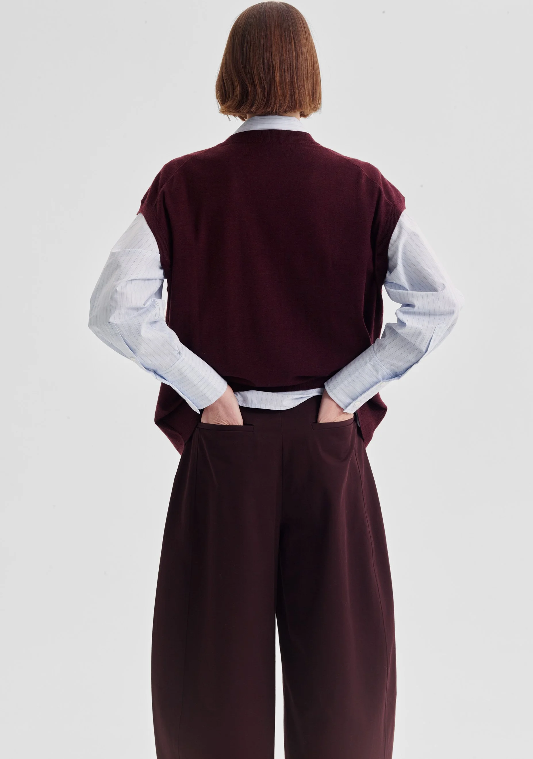 Morrison-AW26-Jordan-Crop-Pant-Pinot_4.jpg