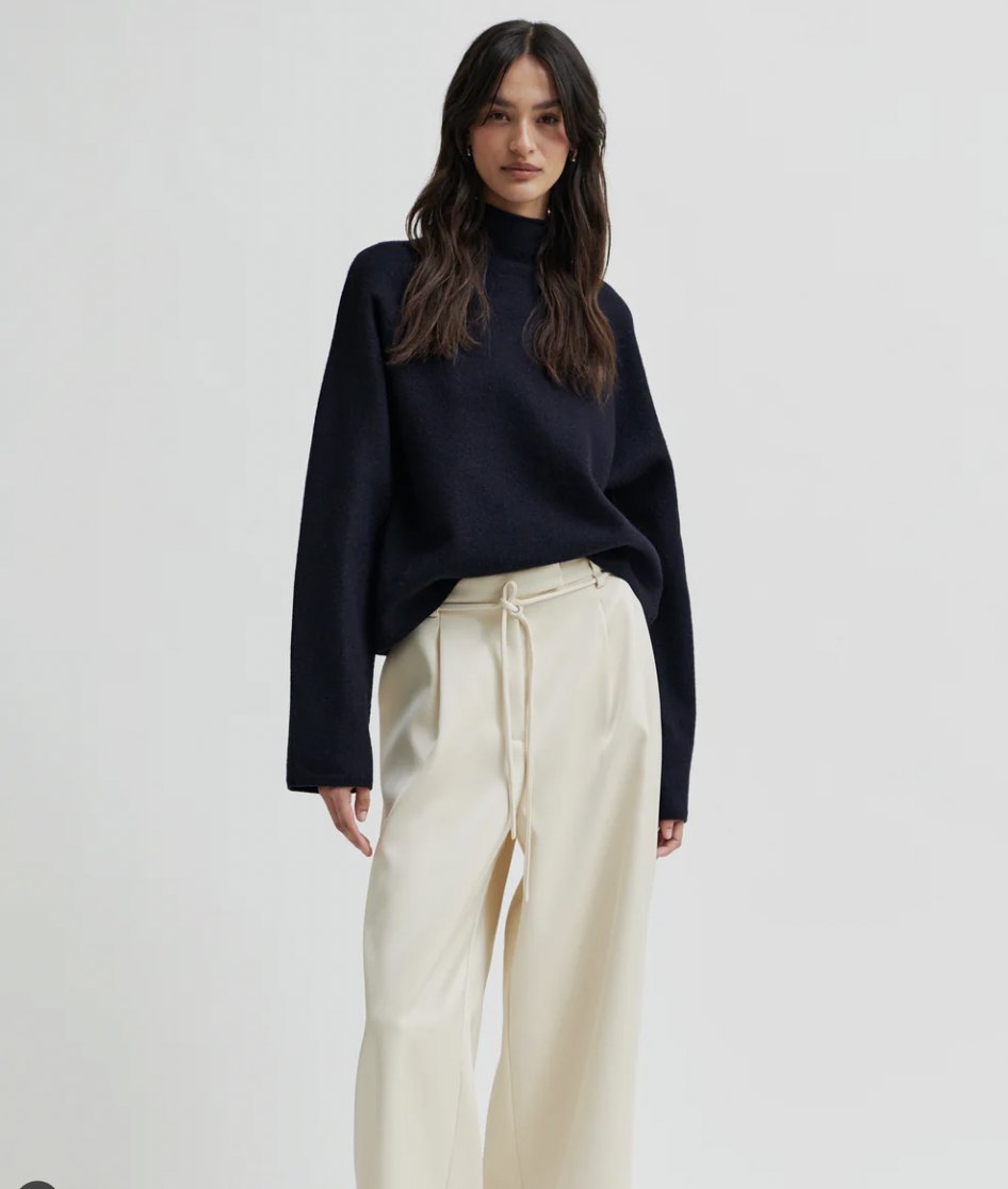 SECOND FEMALE | NAVY  MERINO WOOL JUMPER.