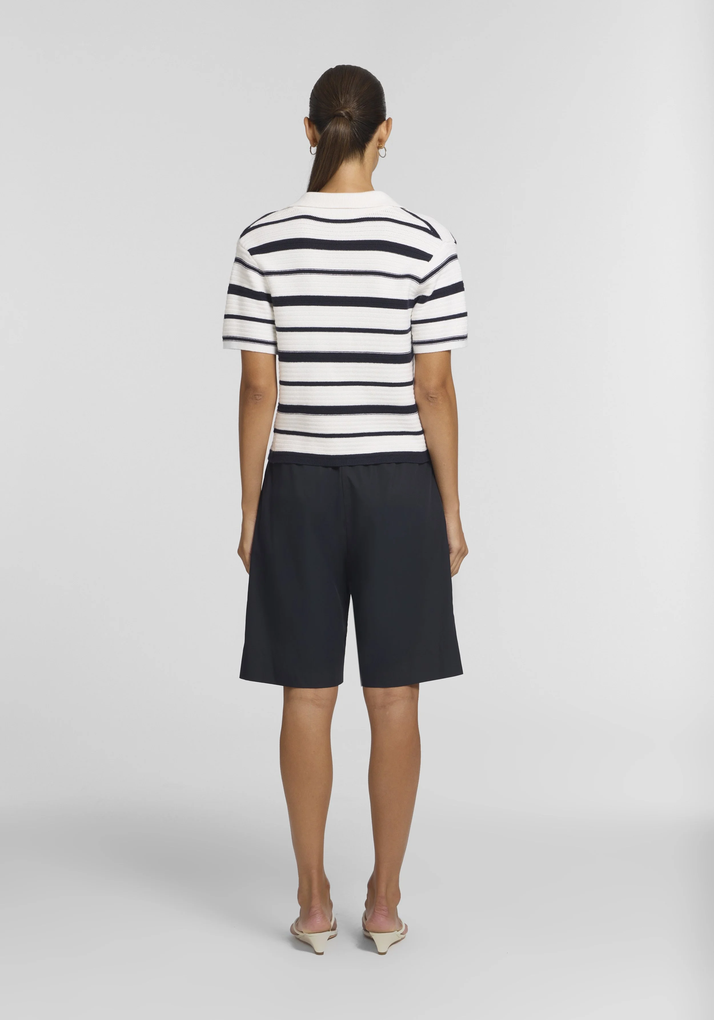 W6745_ACCORDION_SHIRT_NAVY_0289.jpg