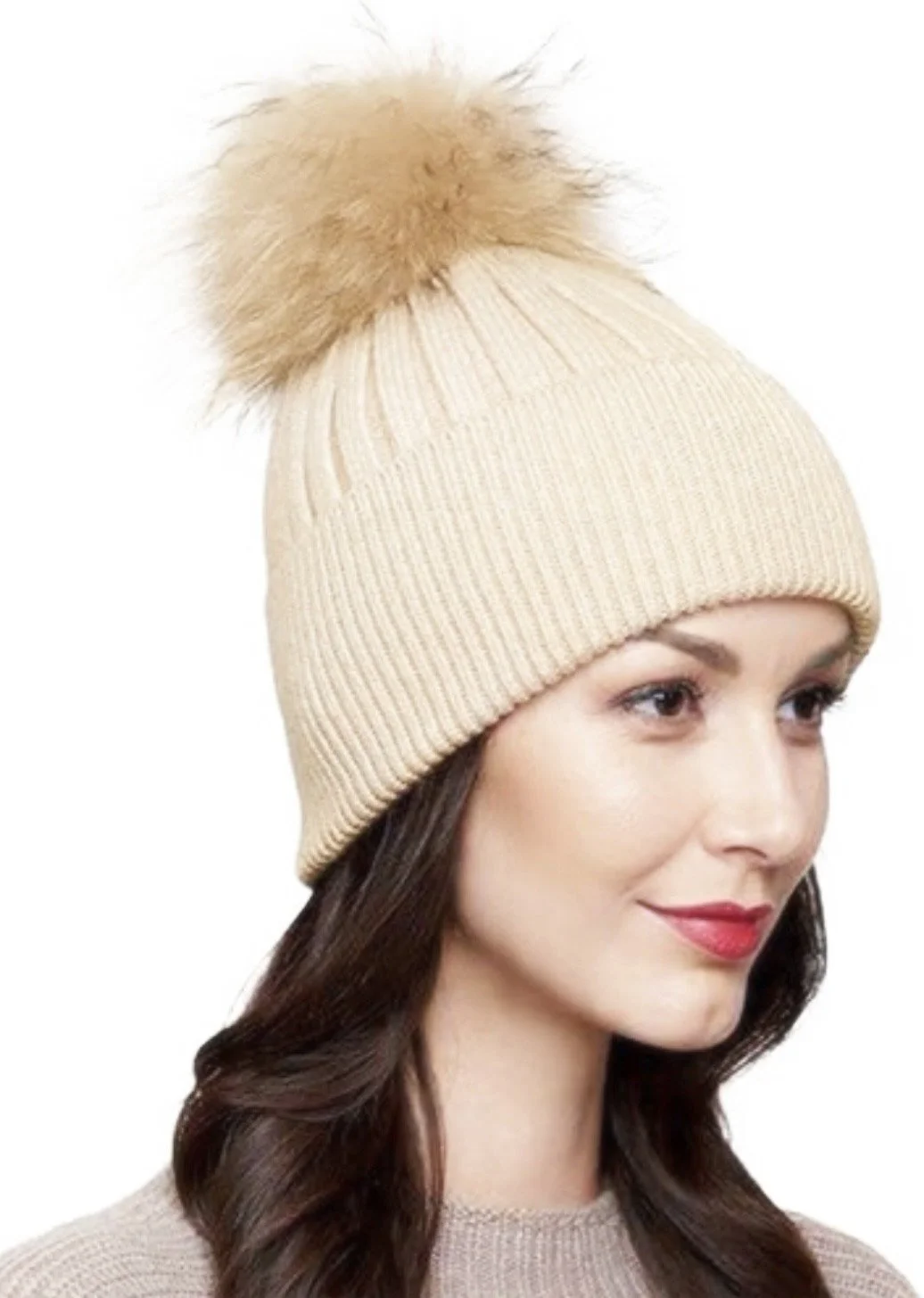 CREAM CASHMERE BEANIE WITH RACCOON POM-POM.