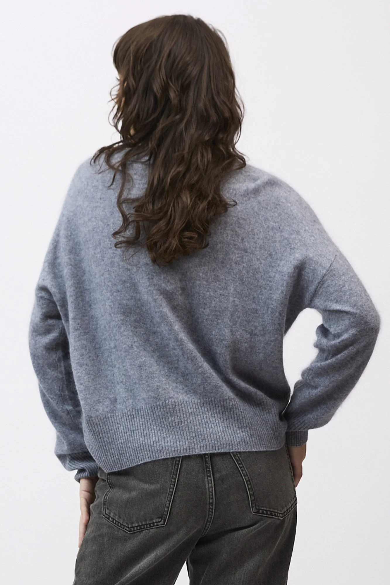 Mia Fratino_26938_Edith Crew_Smoke_ 4.jpeg