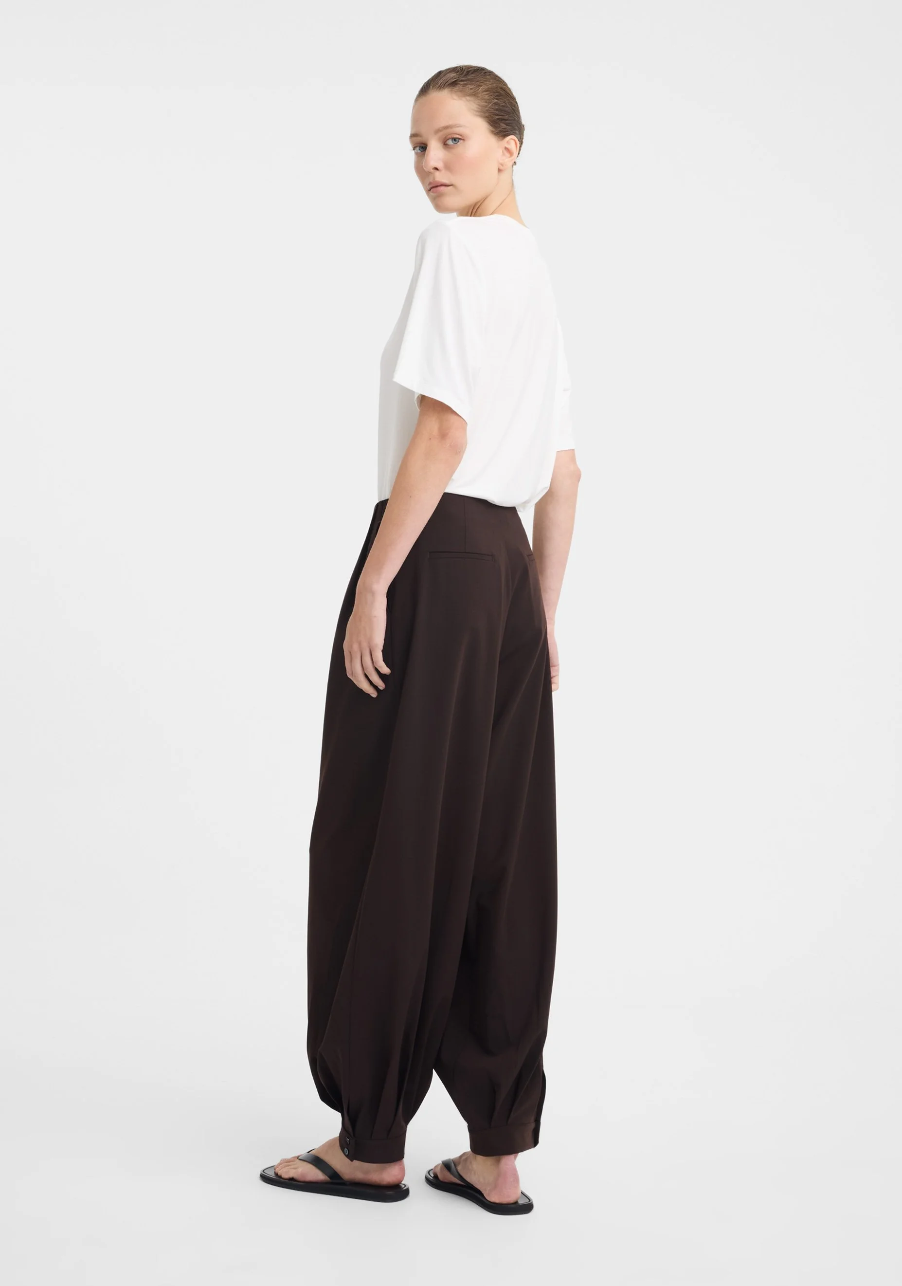 Morrison-SS26-Liana-Tee-White_5.jpeg