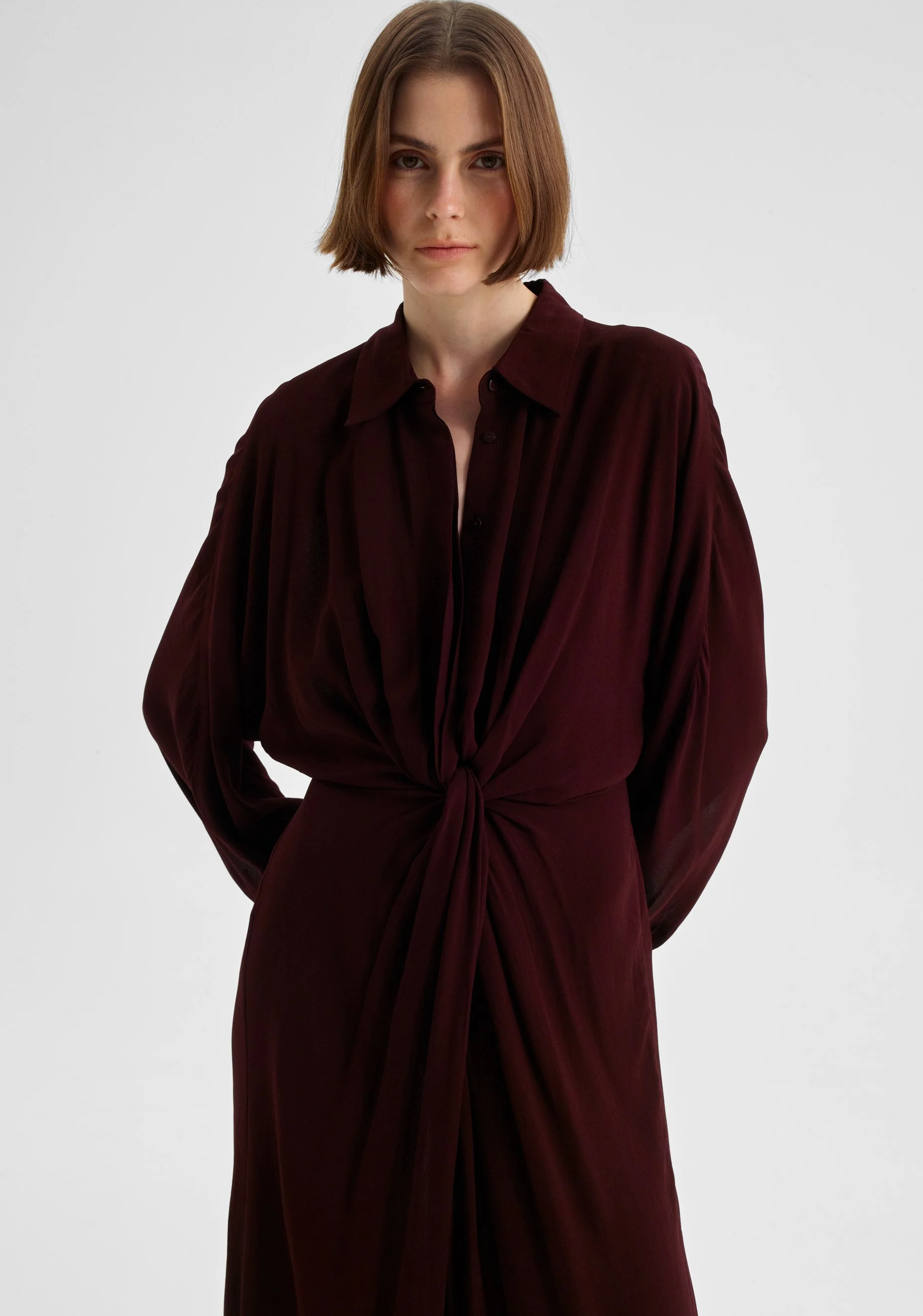 Morrison-AW26-Florian-Shirt-Dress-Pinot_4.jpeg