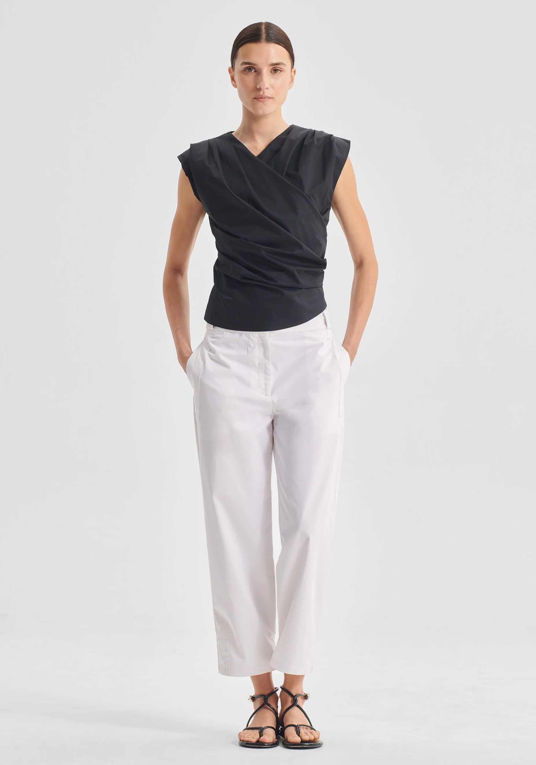 Morrison-SS25-Felix-Top-Black_2.jpg