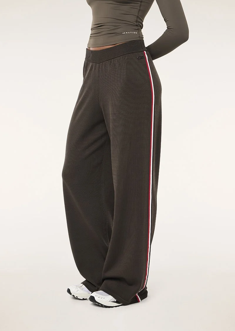 RETREAT KNIT PANT_261KP073_MAJOR BROWN  WHISPER WHITE-15.jpg