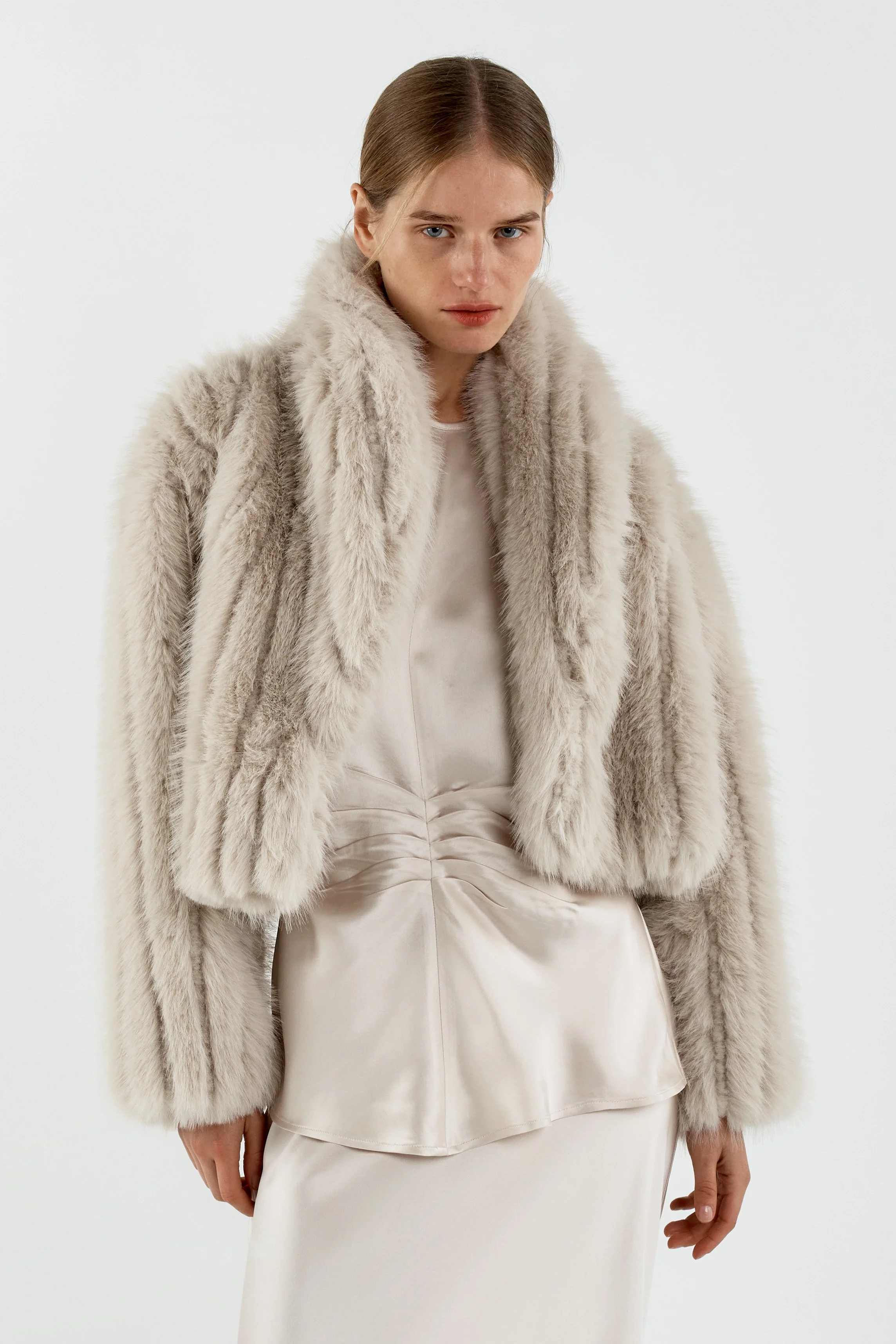 SI 26_918_GISELLE_CROPPED COAT_CHAMPAGNE_01.jpg