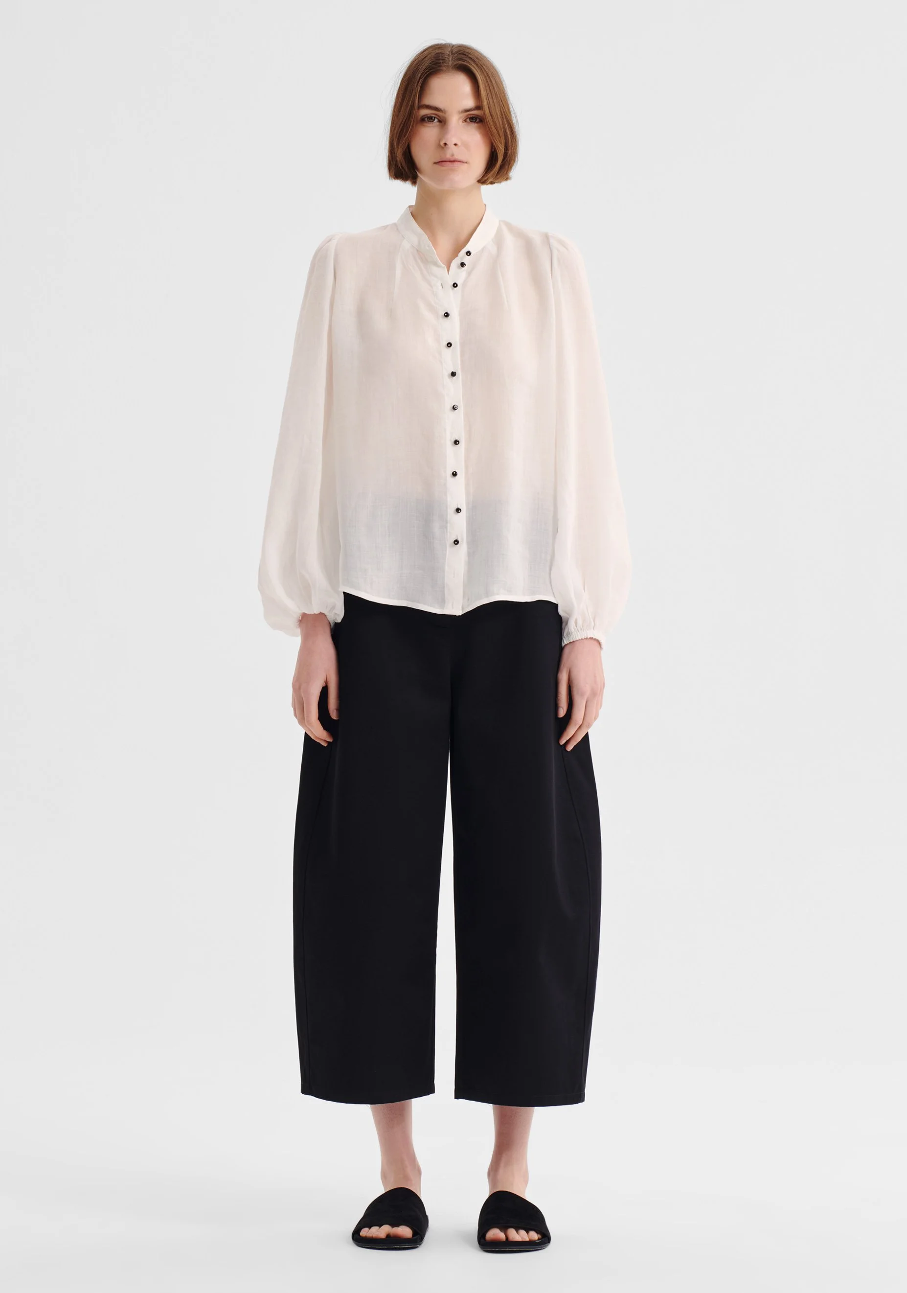 Morrison-AW26-Ellis-Shirt-White_1.jpg