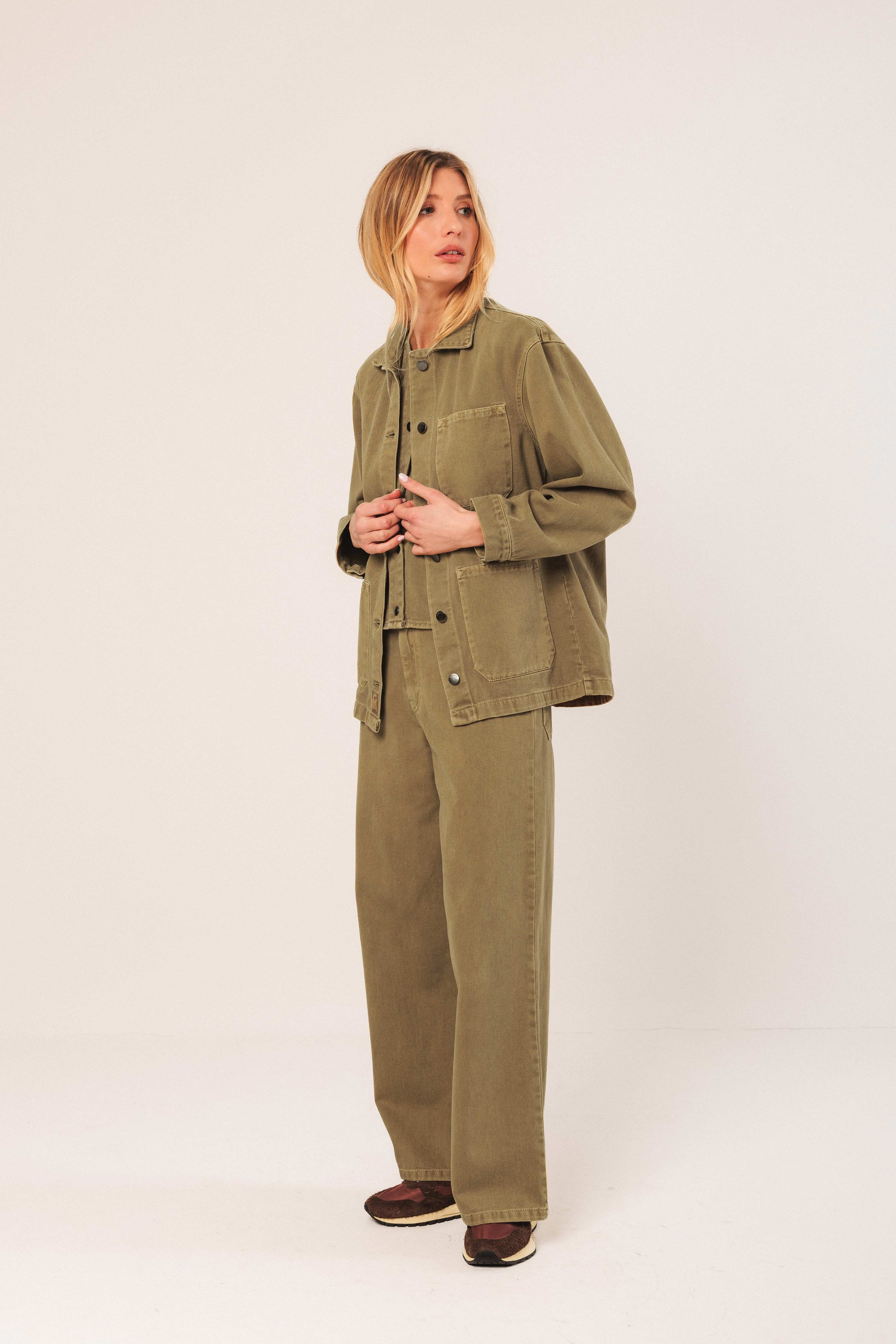 INDI AND COLD | OLIVA JACKET.