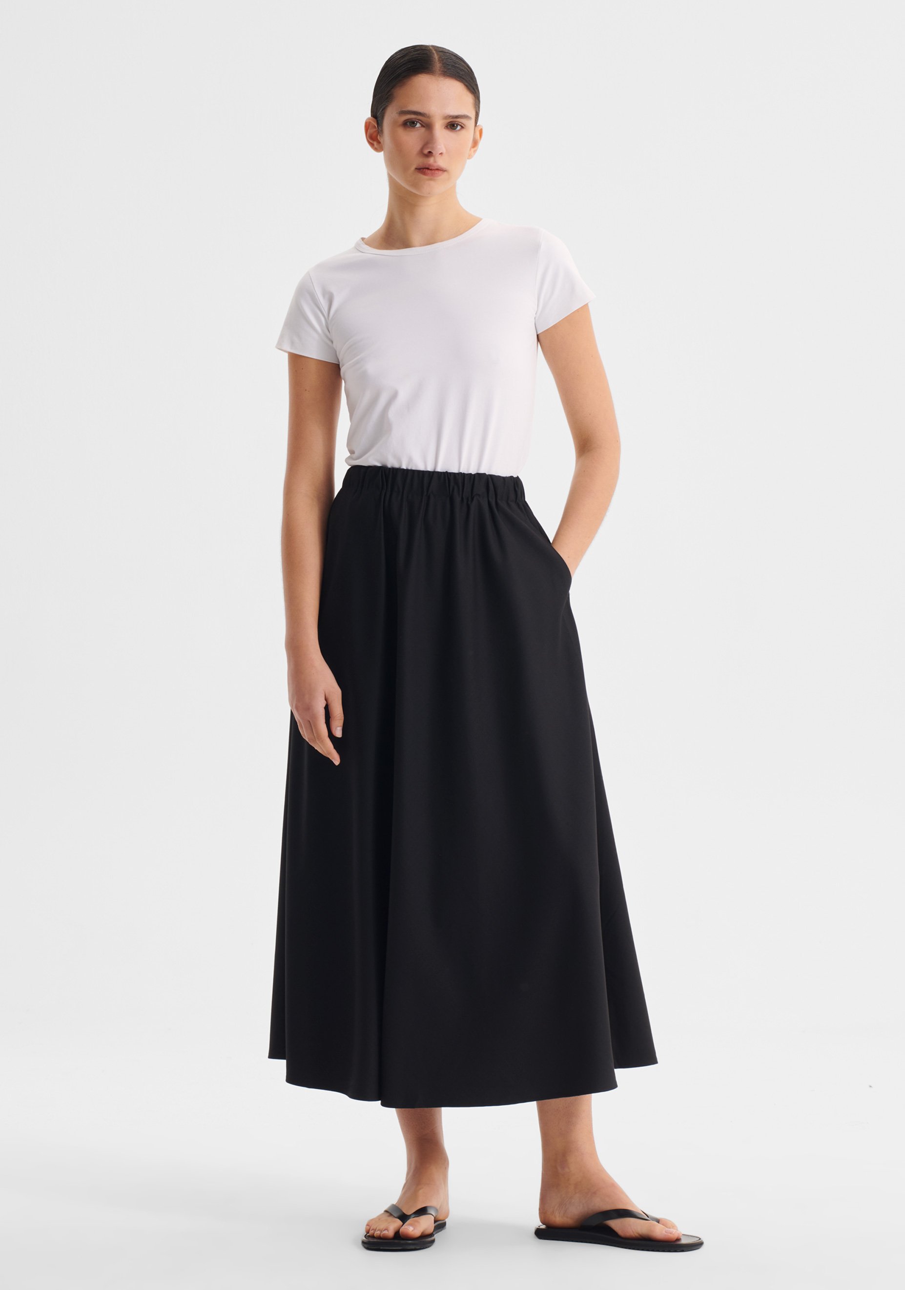 MORRISON | BLACK WOOL BLEND SKIRT.