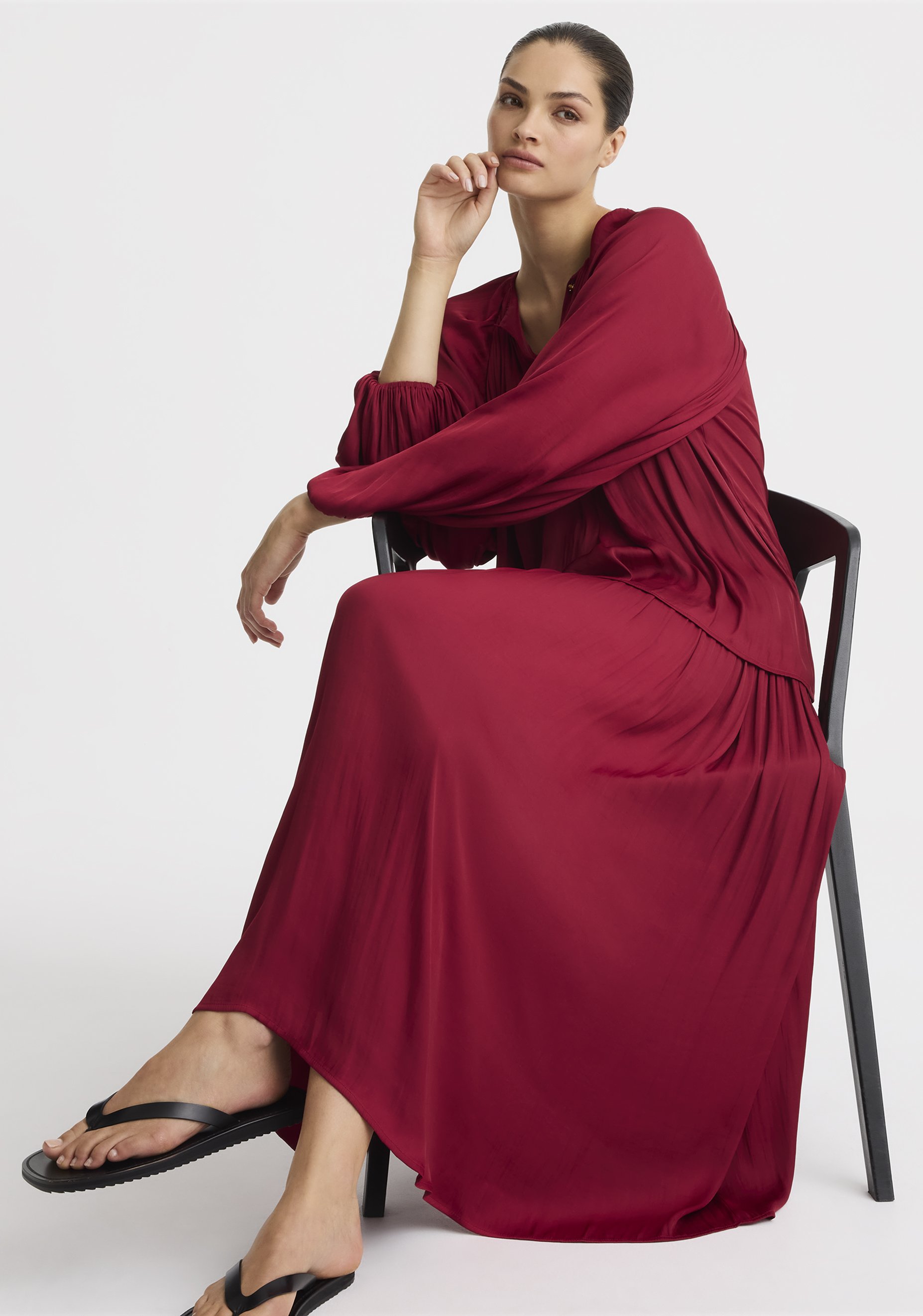 Morrison-SS26-Vivienne-Blouse-Burgundy_5.jpeg