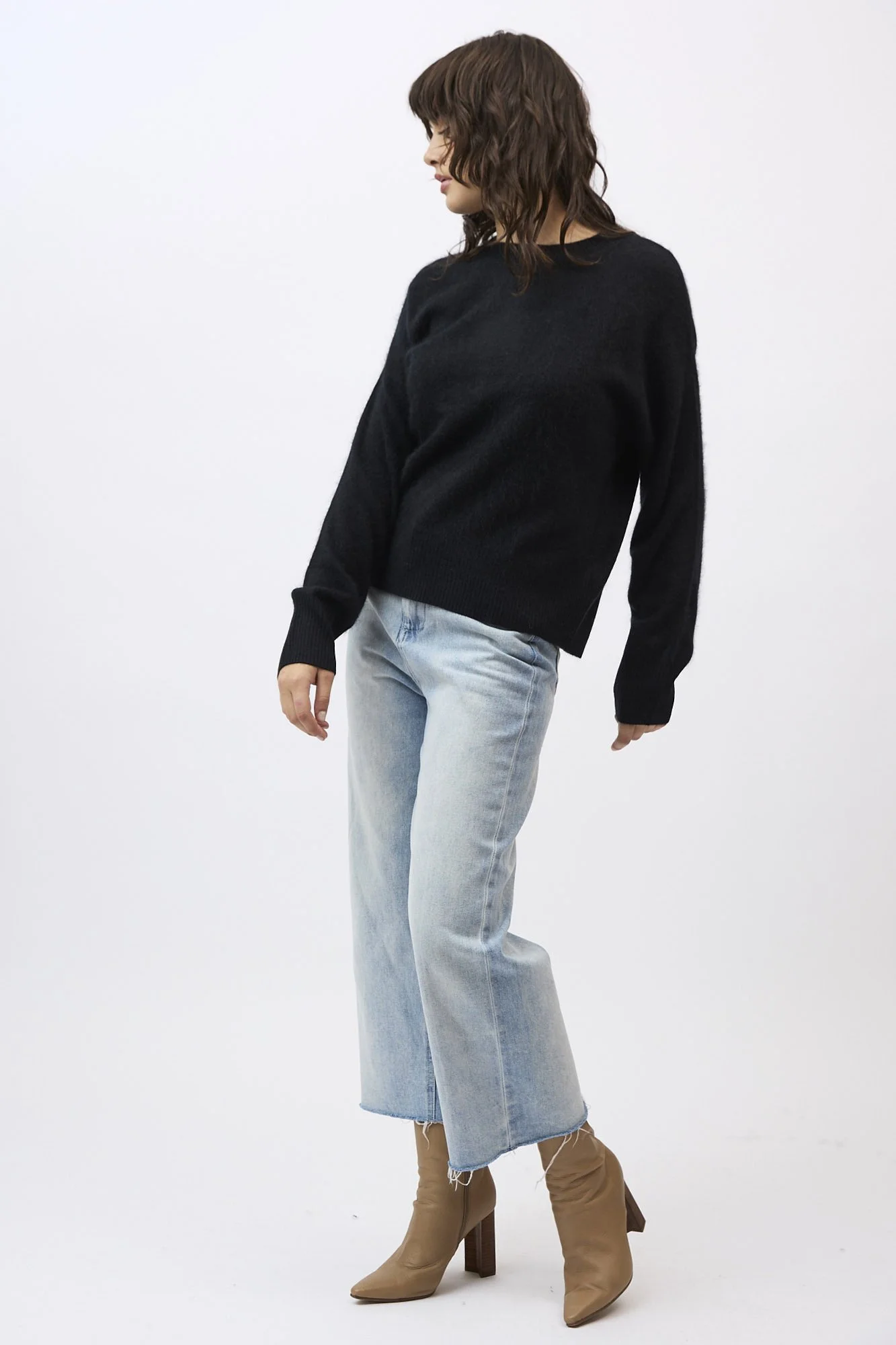 Mia Fratino_26938_Edith Crew_Jet_ 3.jpeg