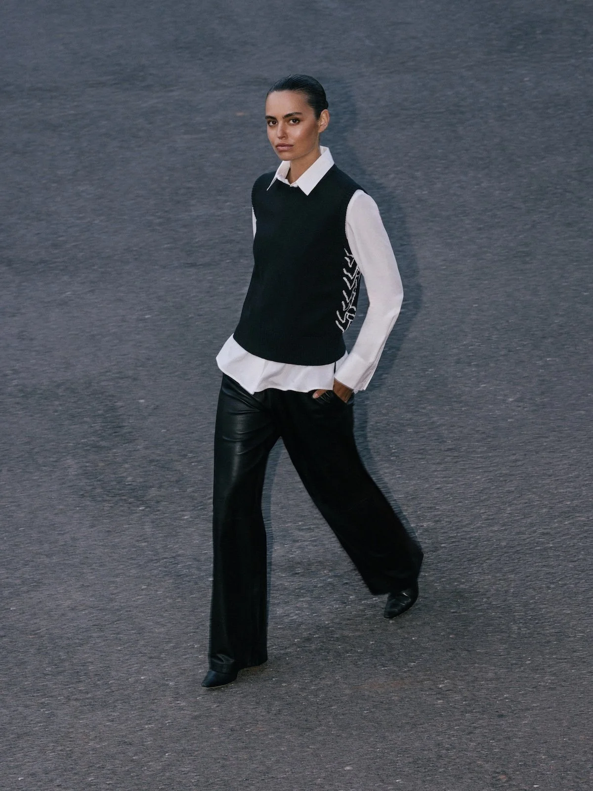 VIKTORIA & WOODS | BLACK COTTON KNIT VEST.