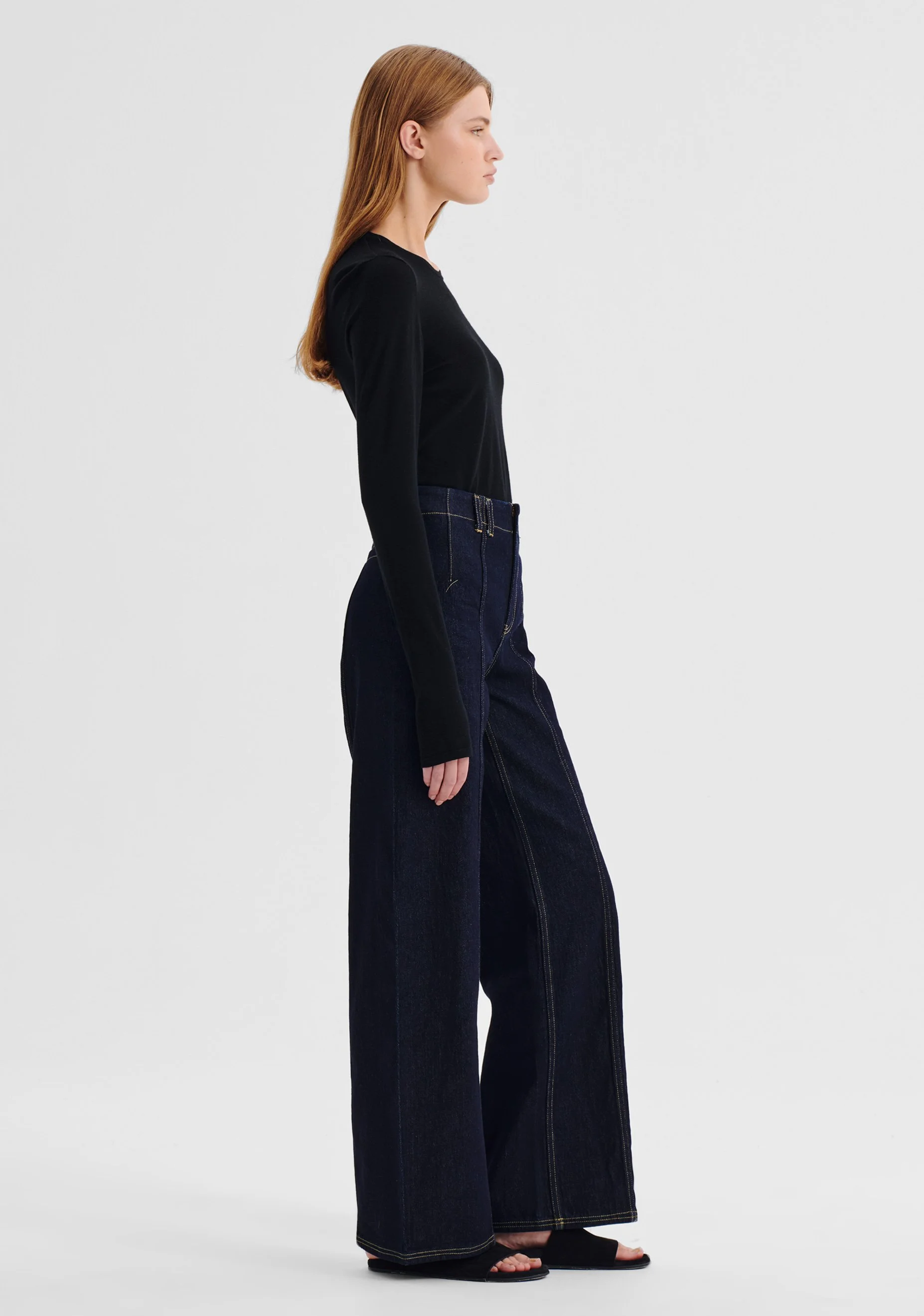 Morrison-AW26-Dillan-Denim-Jean-Indigo_6.JPG