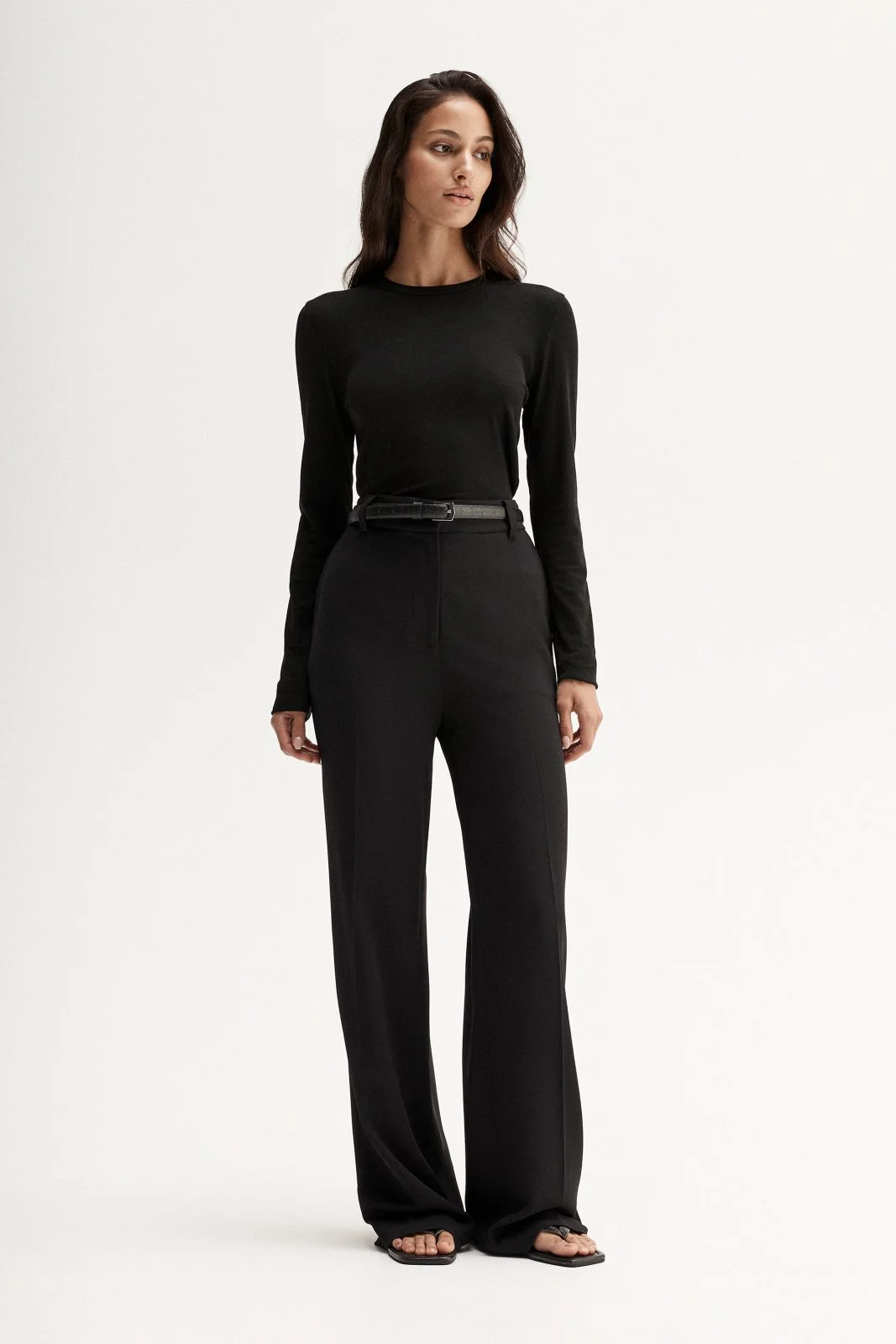 ELKA COLLECTIVE | BLACK CREW NECK TOP.