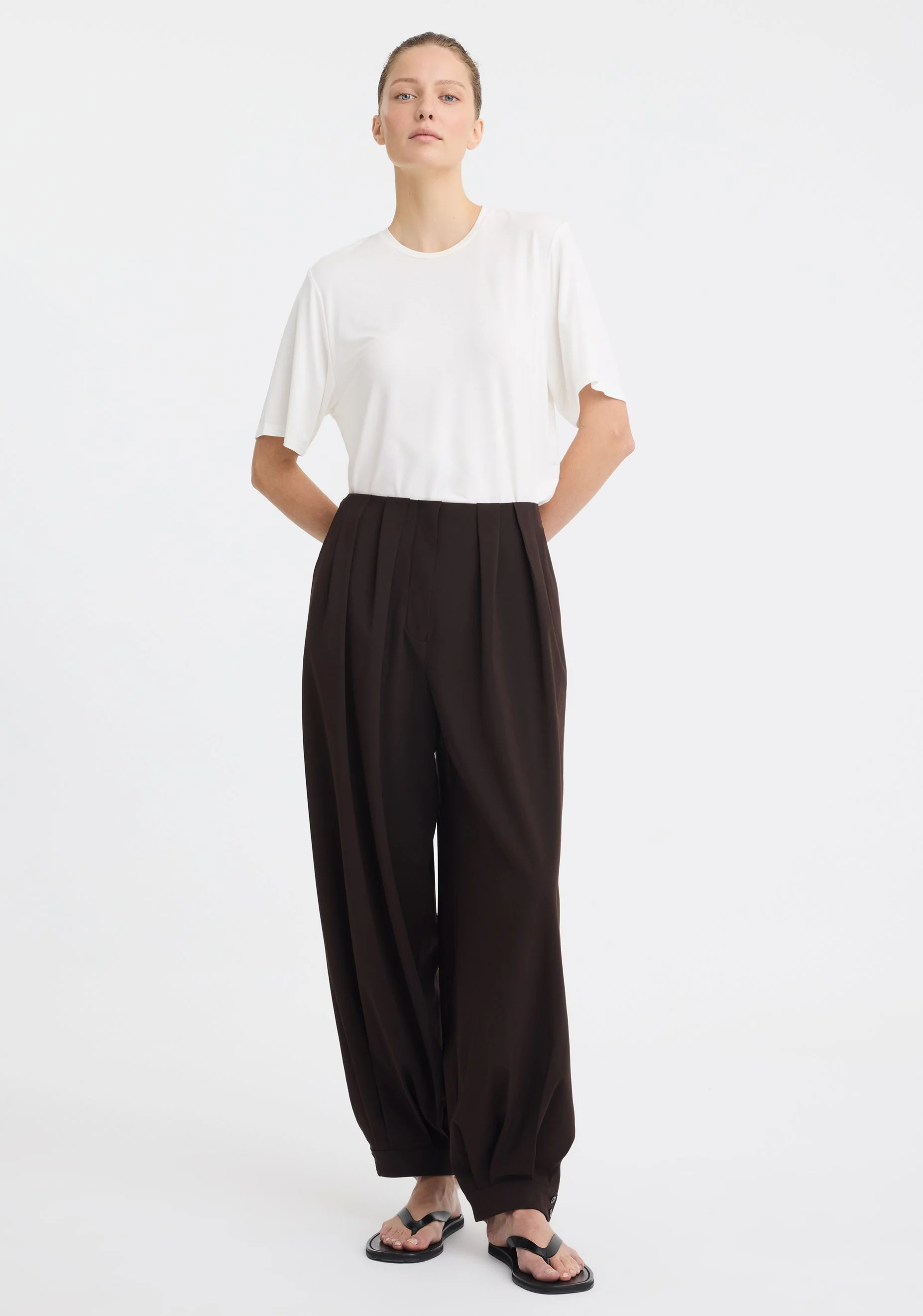 MORRISON | LIANA TEE WHITE.