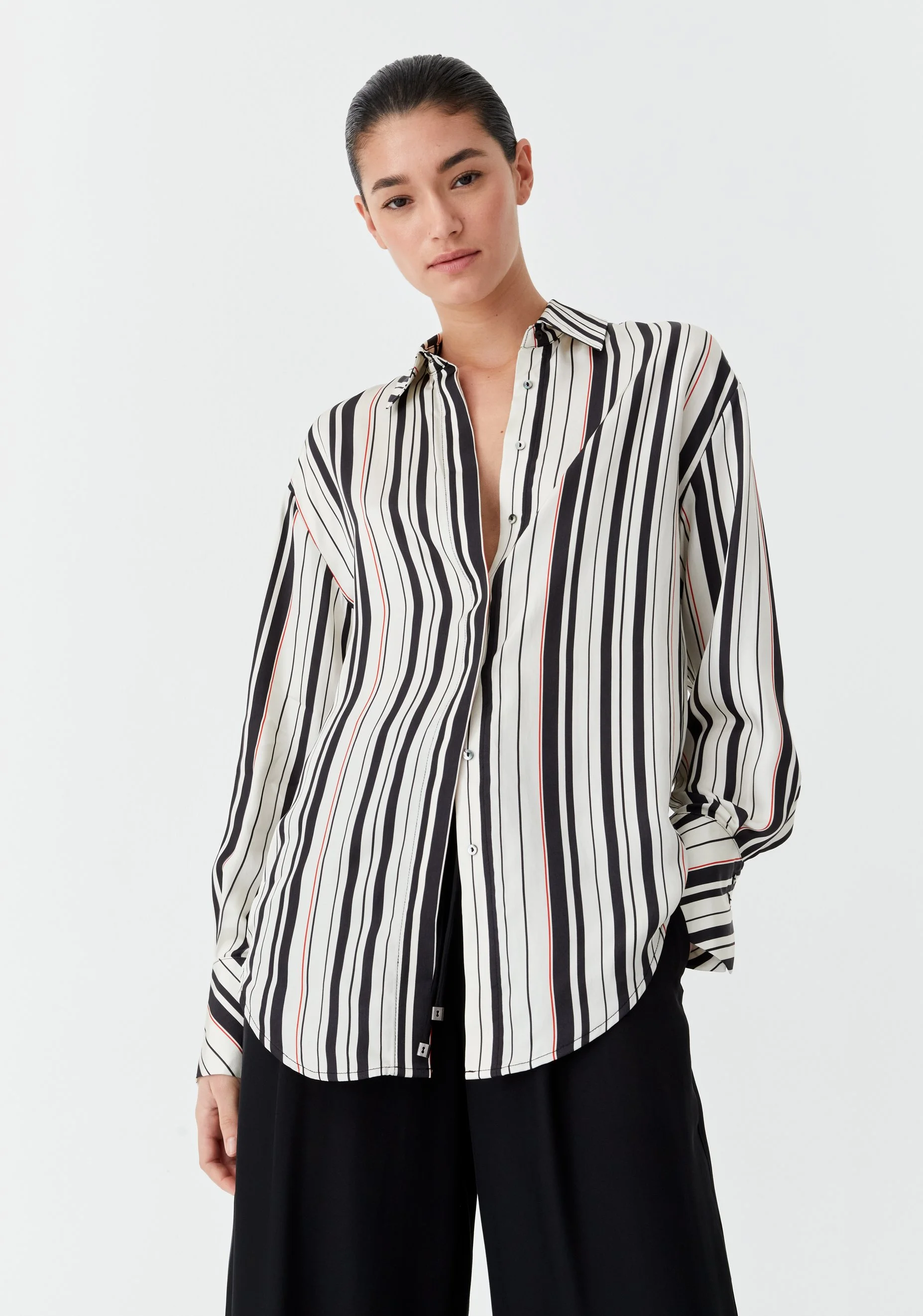Morrison-AW25-Leroy-Shirt-Stripe_4.jpg