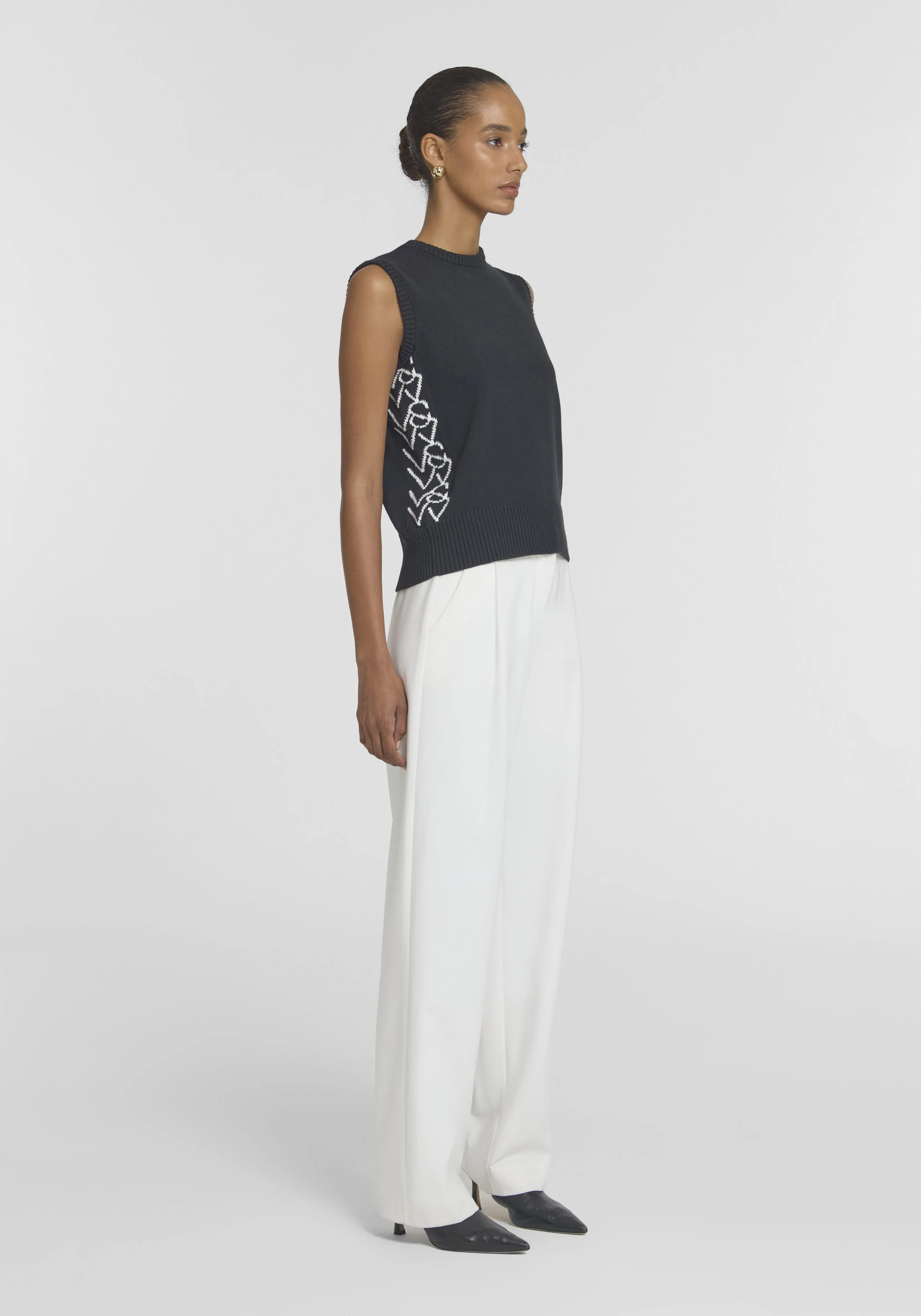 VIKTORIA & WOODS | BLACK COTTON KNIT VEST.