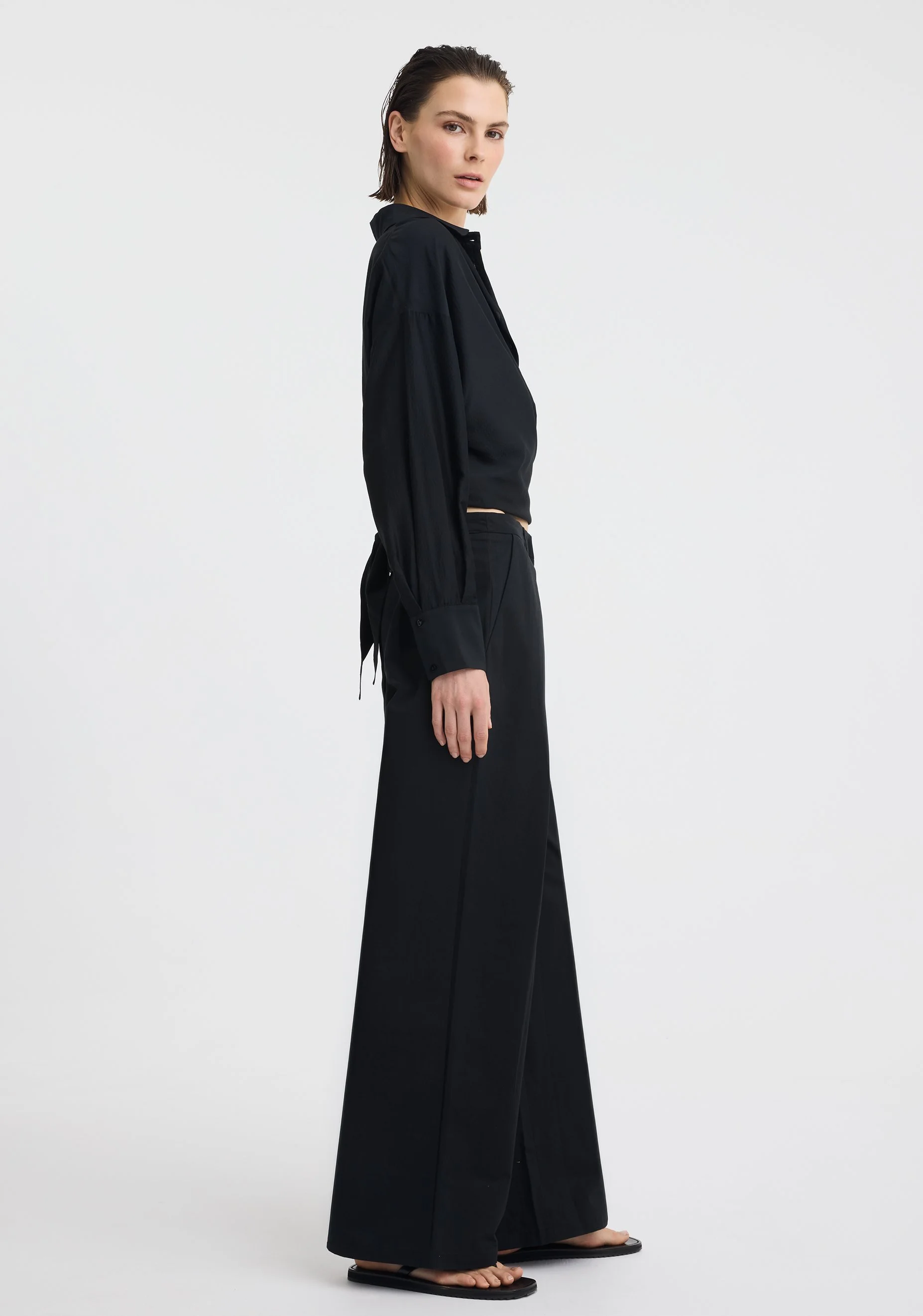 Morrison-SS26-Serina-Pant-Black_4.jpeg