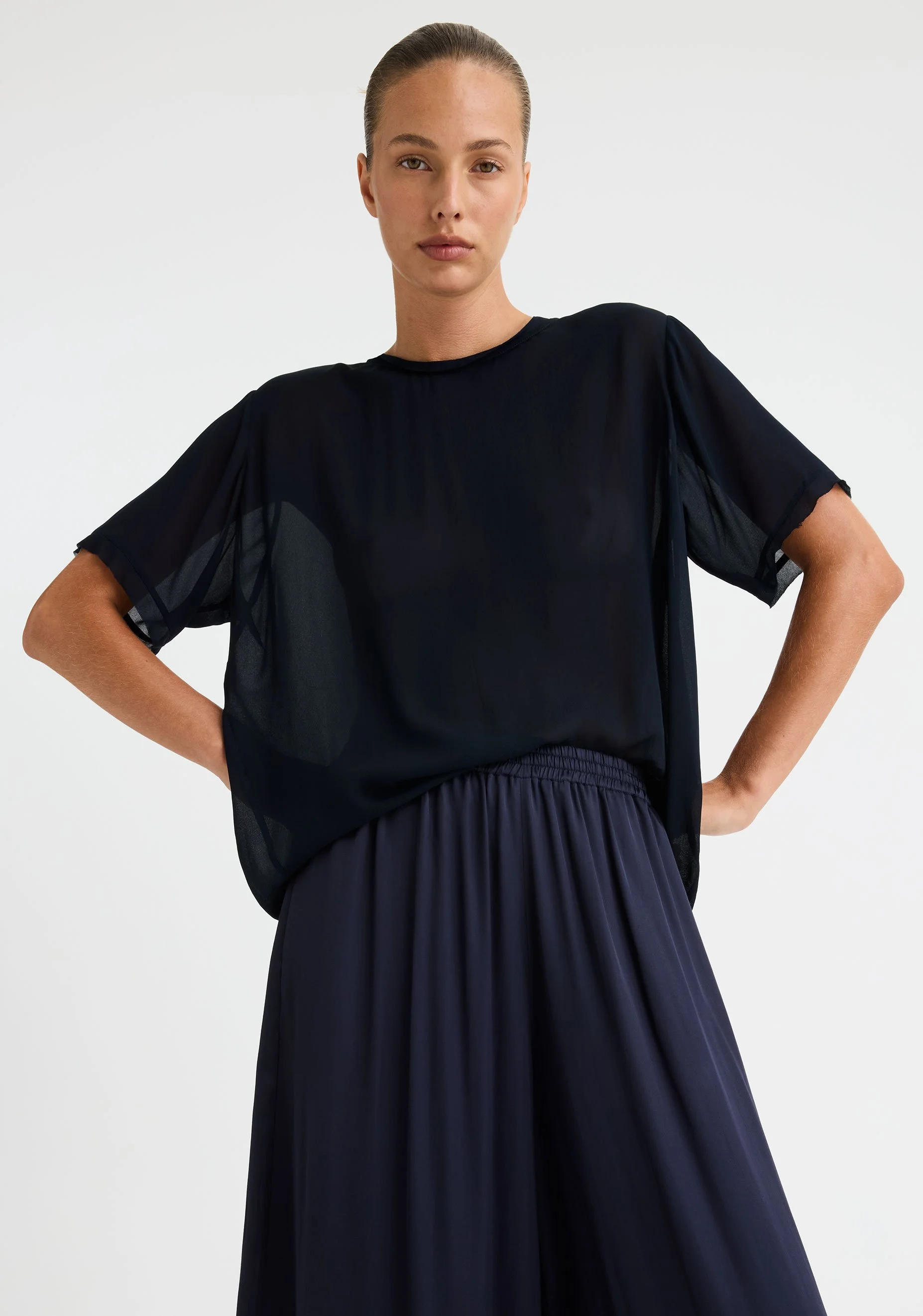Morrison-SS26-Liza-Top-Navy_1.jpeg