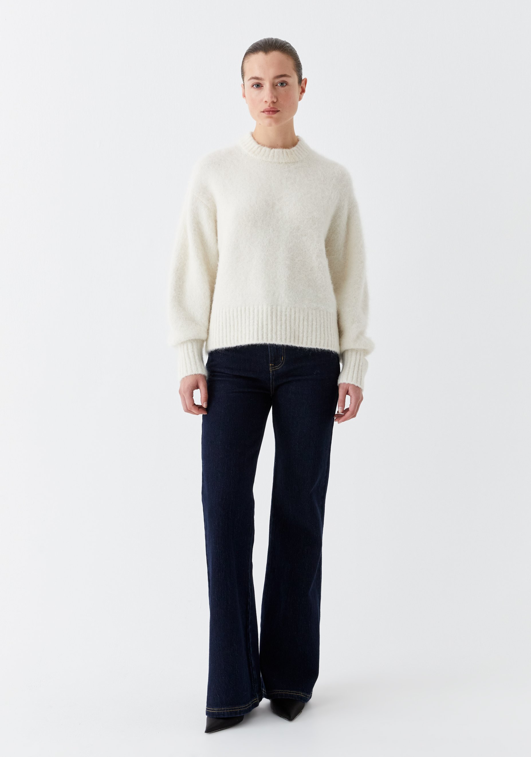 Morrison-AW25-Riley-Knit-Pullover-Cream_1.jpg