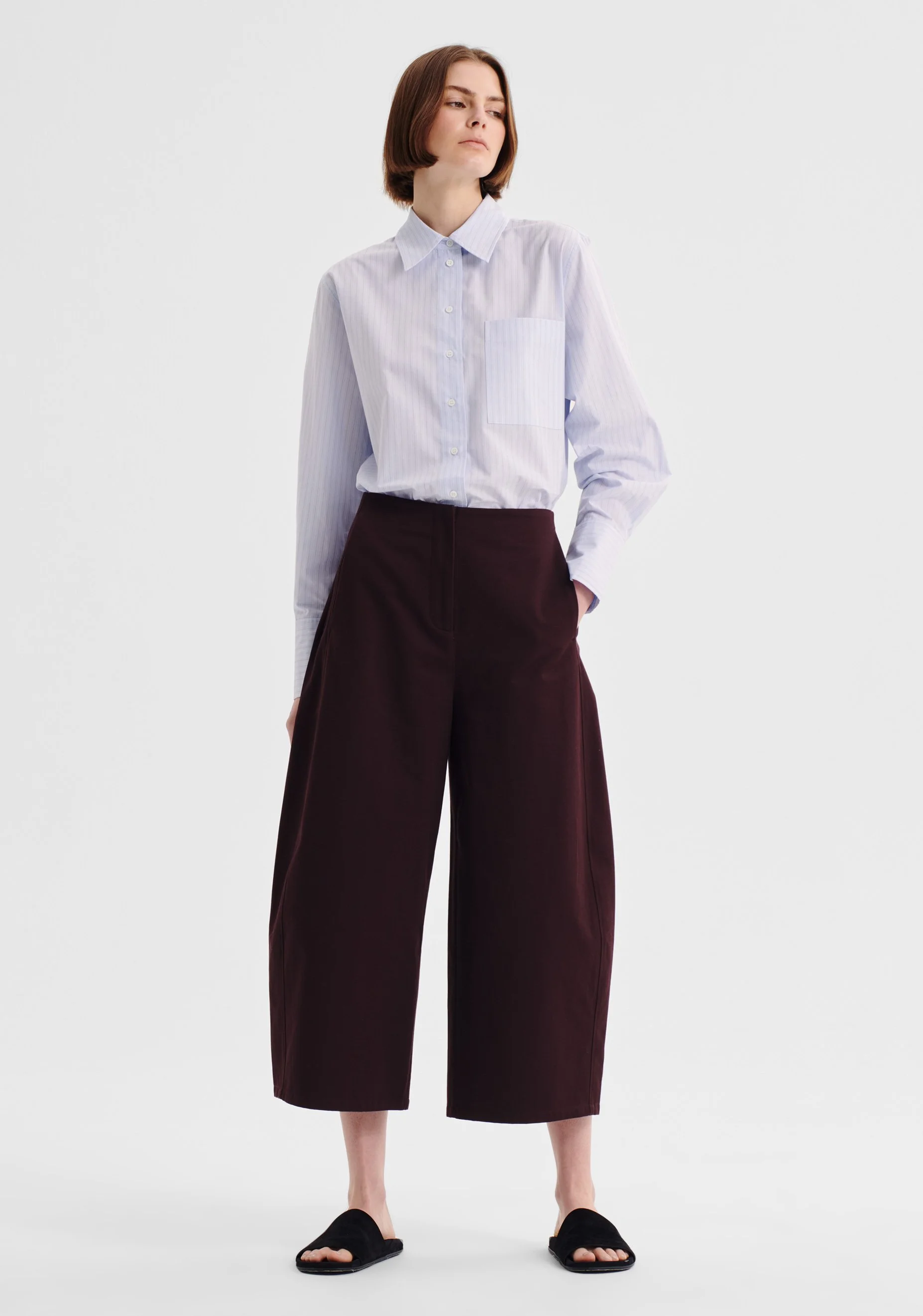 Morrison-AW26-Jordan-Crop-Pant-Pinot_5.jpg
