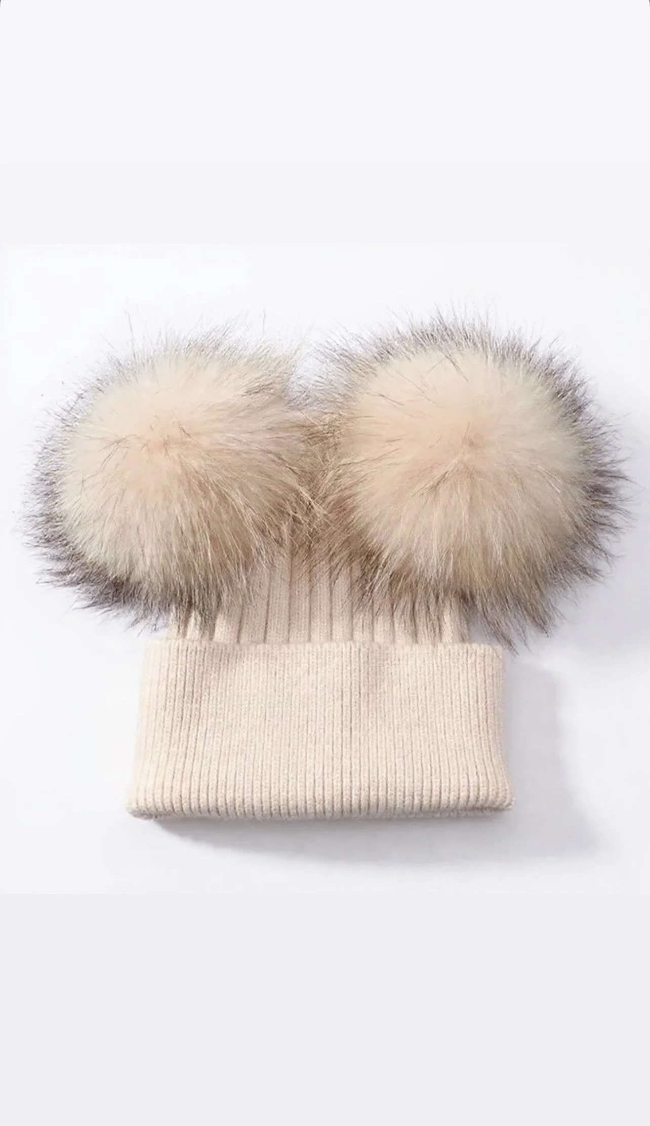 CREAM CASHMERE BEANIE WITH DOUBLE RACCOON POMPOM.